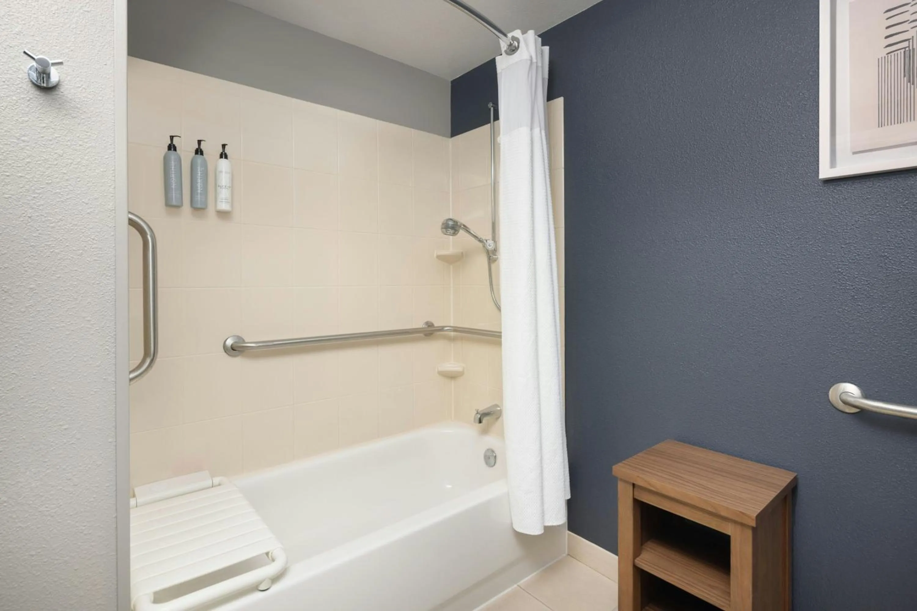 Bathroom in Courtyard by Marriott Little Rock Downtown