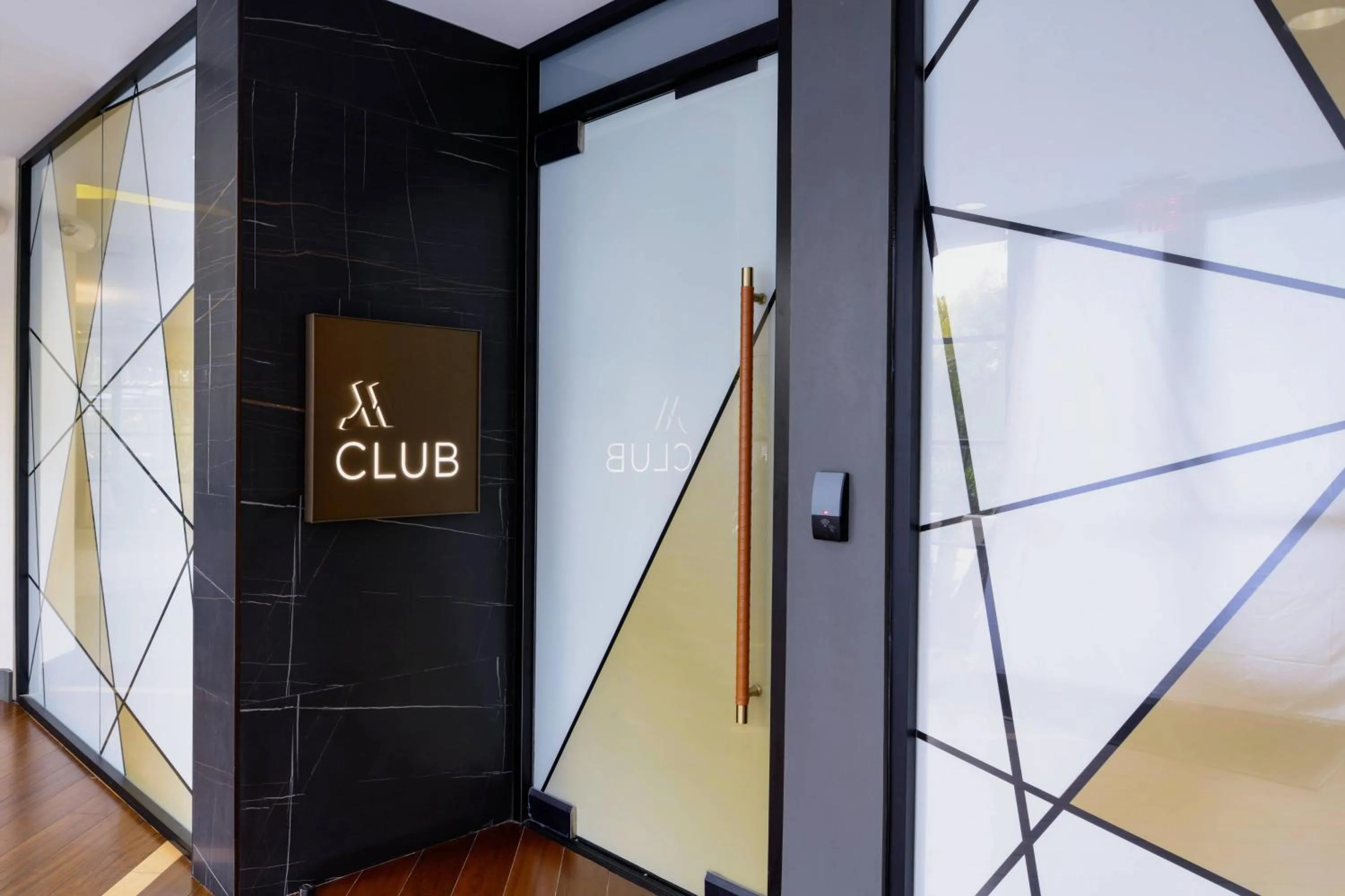 Lounge or bar in Long Beach Marriott