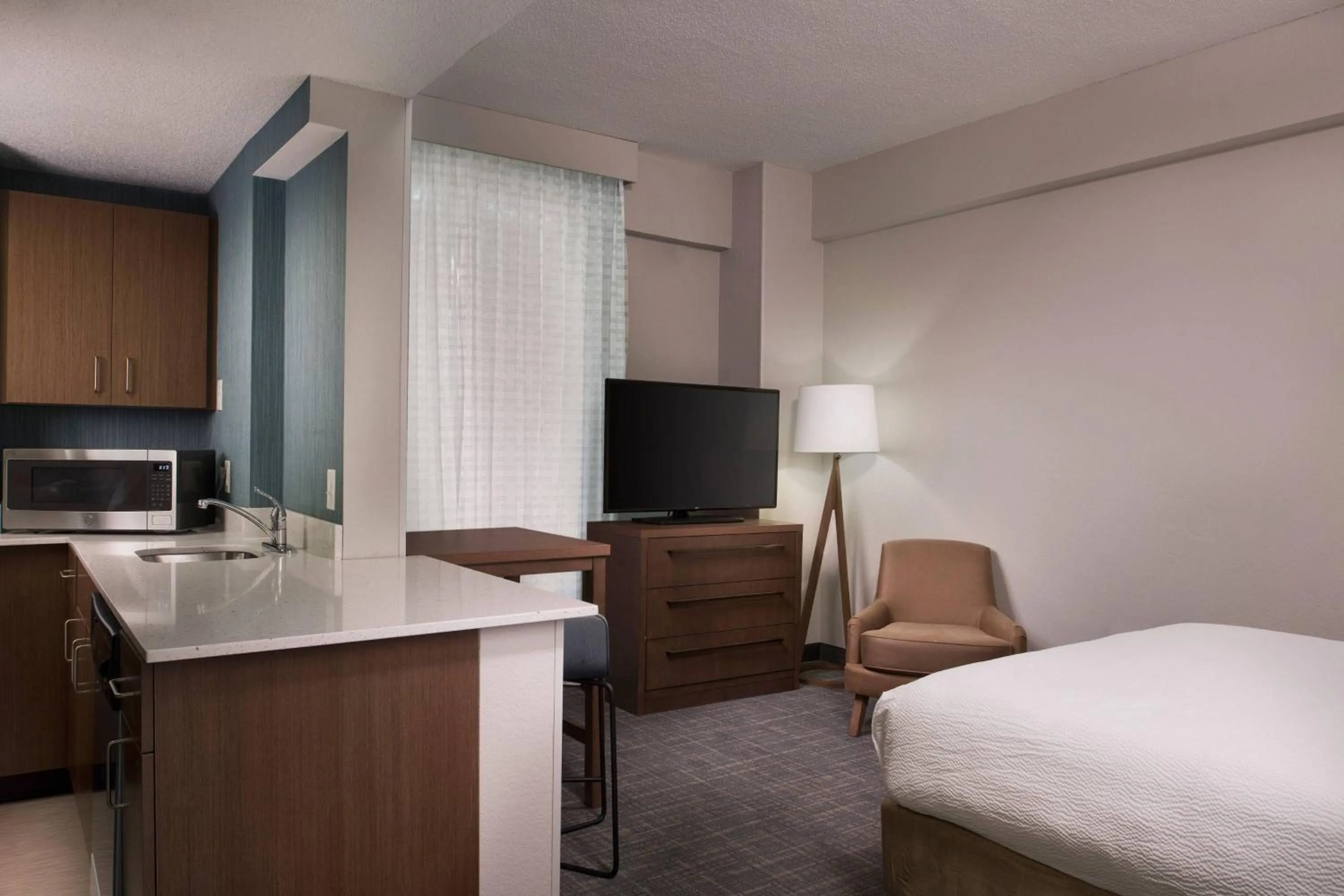 Photo of the whole room, Bed in Residence Inn Memphis Downtown