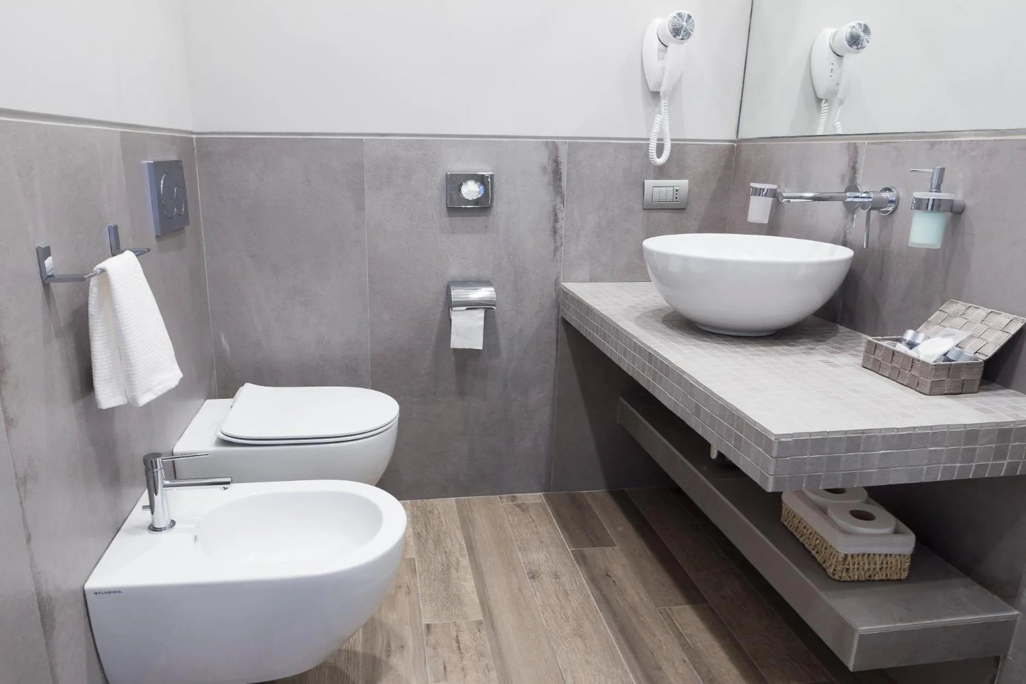 Rhome Suites
