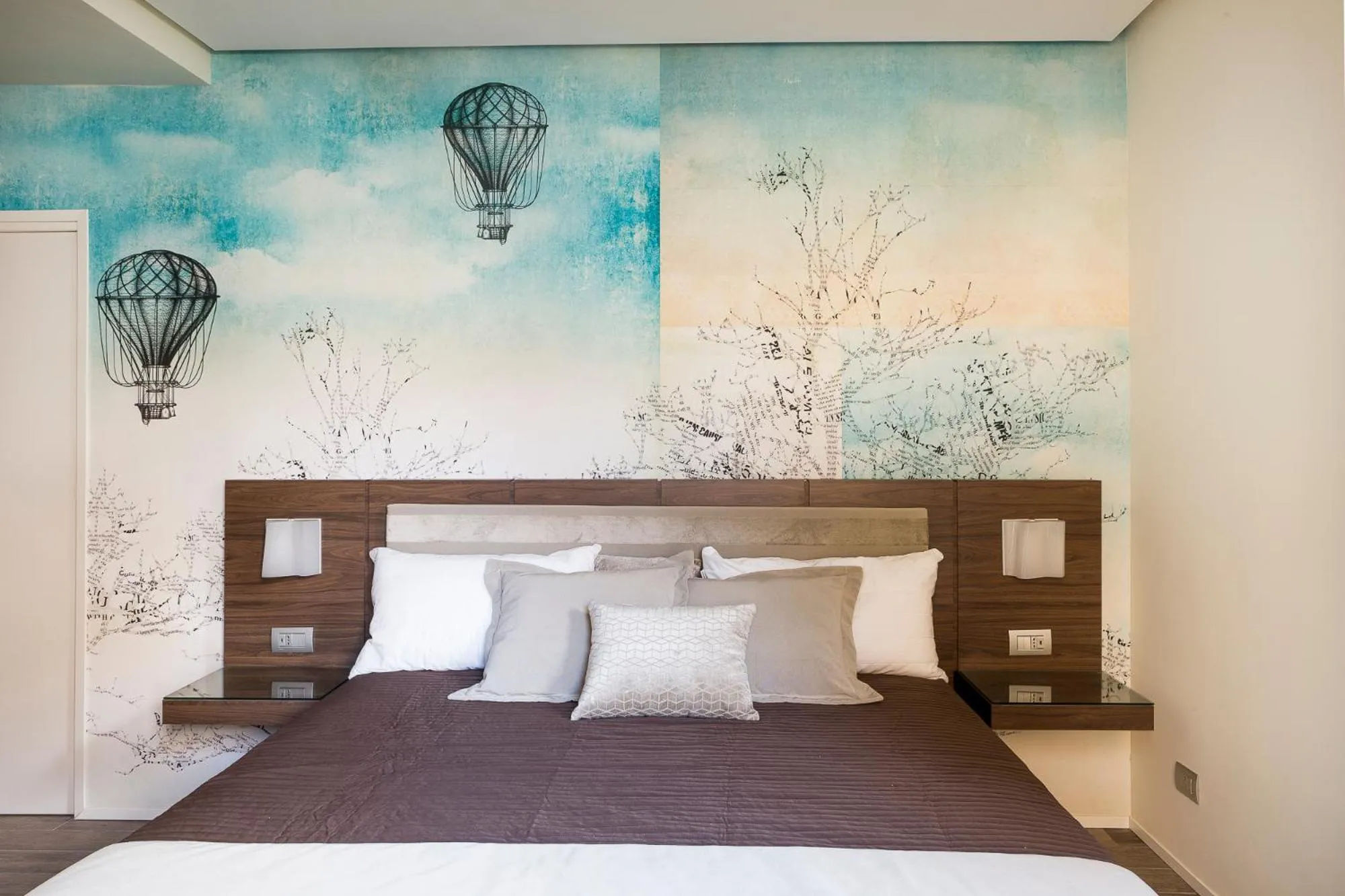 Photo of the whole room, Bed in Rhome Suites