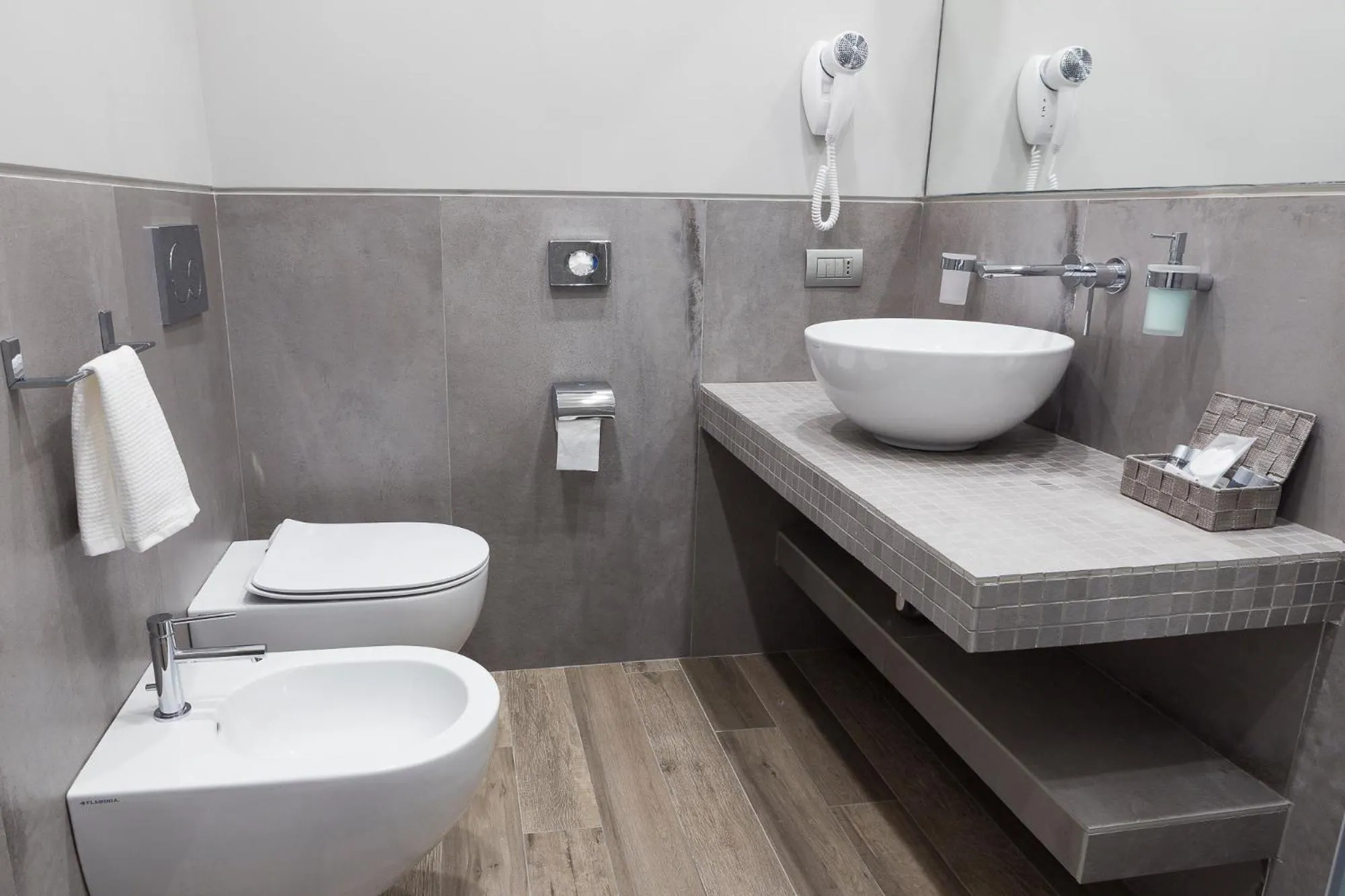Rhome Suites