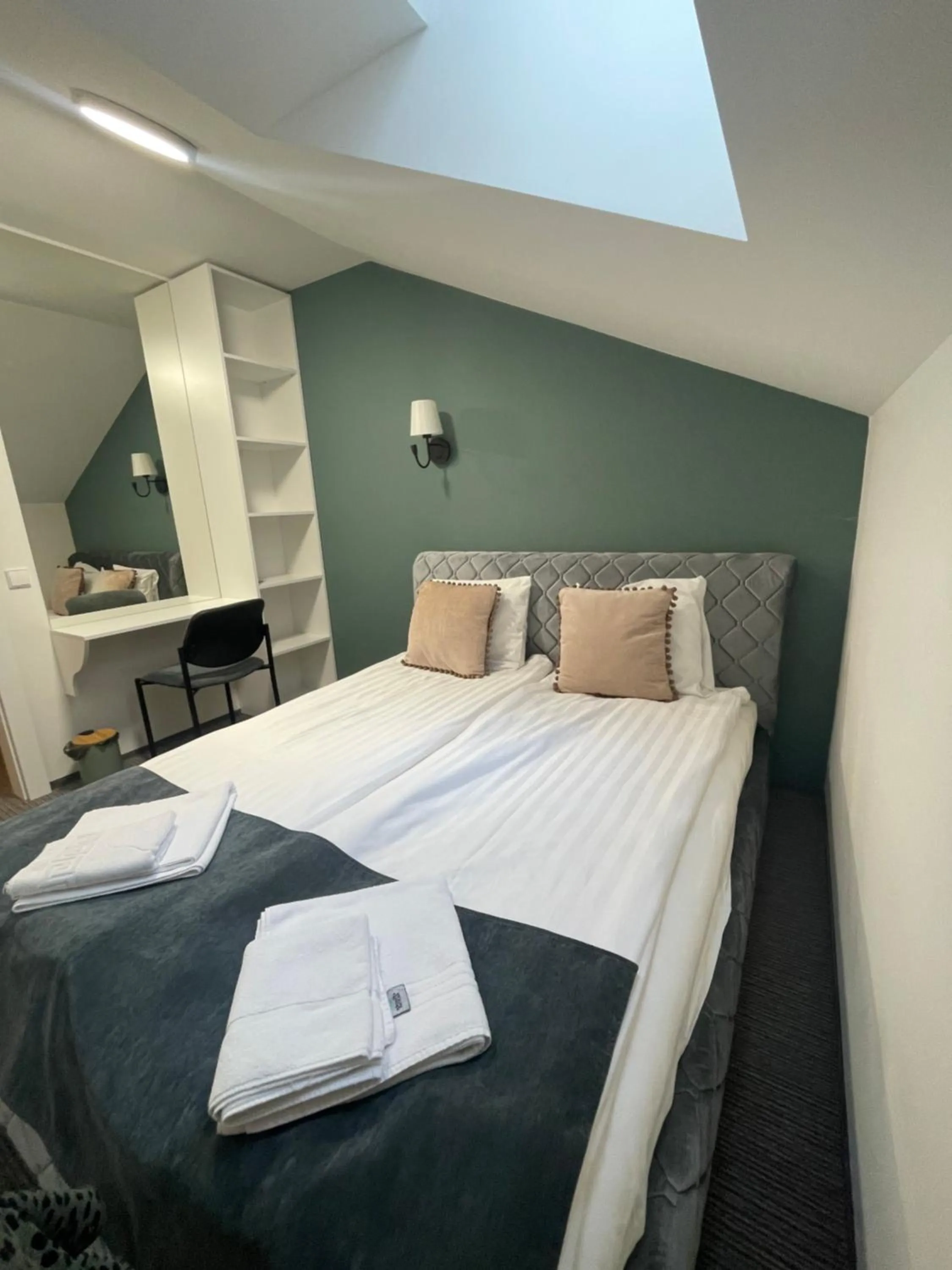 Bed in Apple Economy Hotel