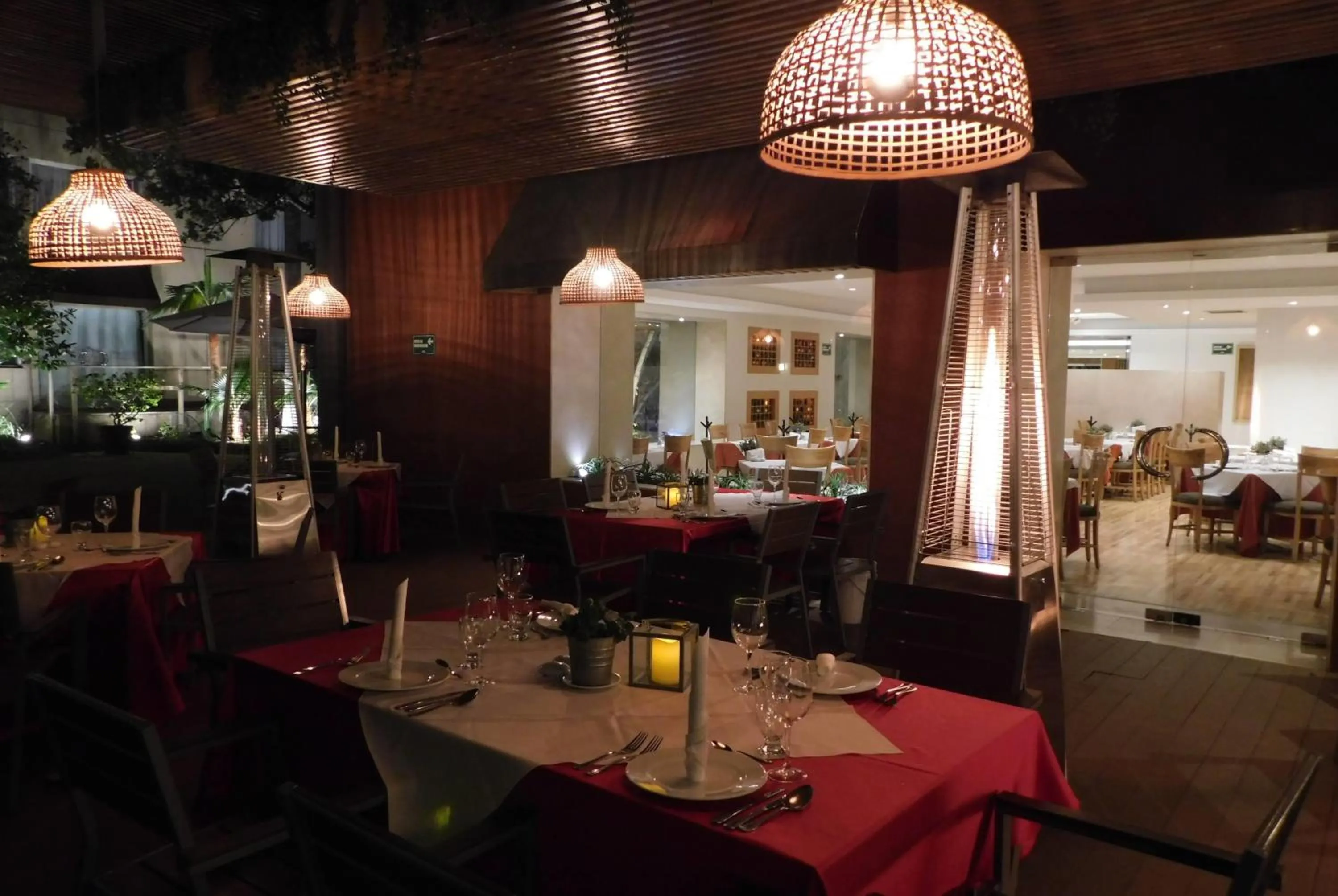 Restaurant/places to eat in Hotel Palacio Azteca Tijuana, Trademark by Wyndham