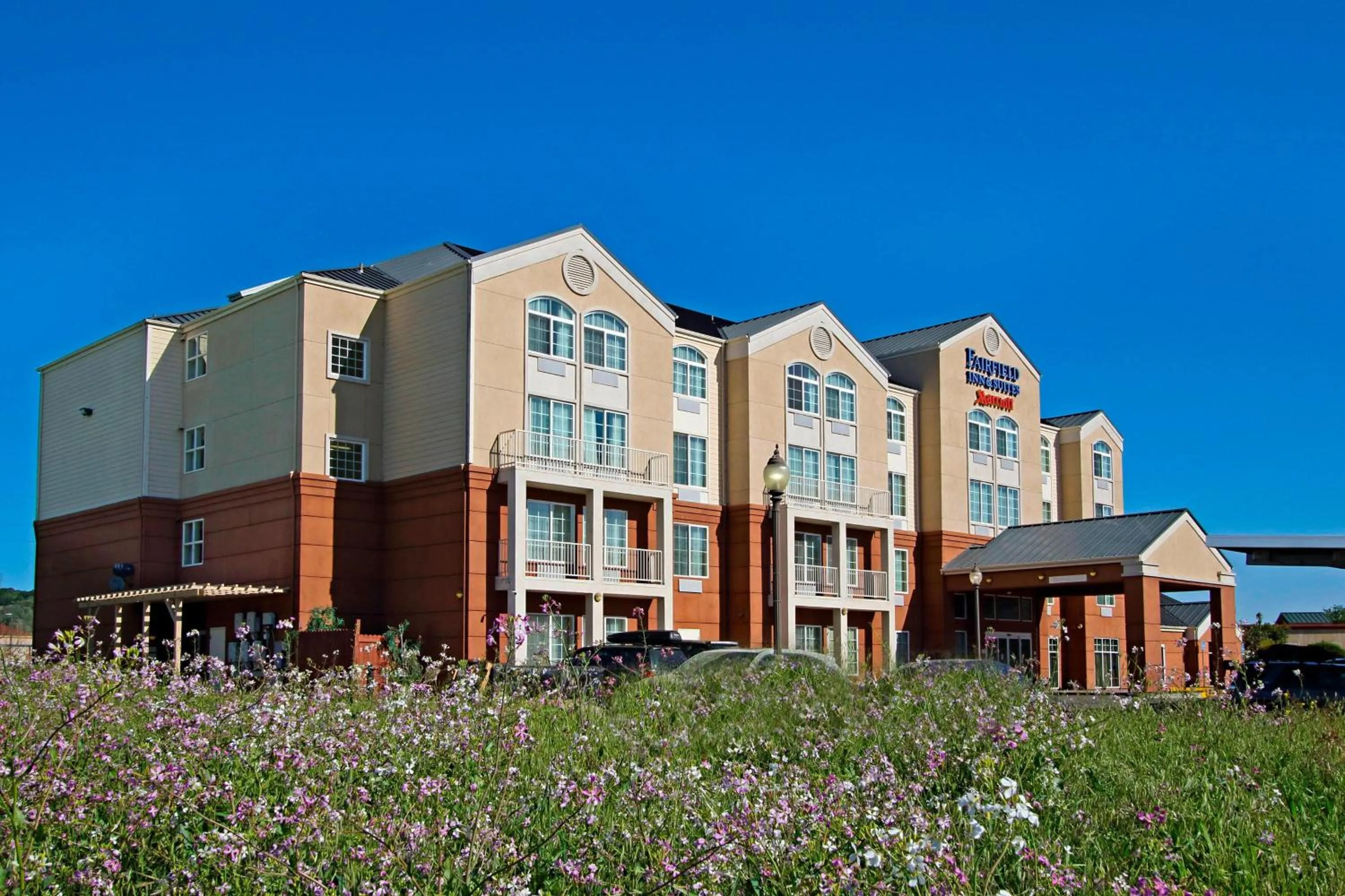 Property building in Fairfield Inn & Suites by Marriott Fairfield Napa Valley Area