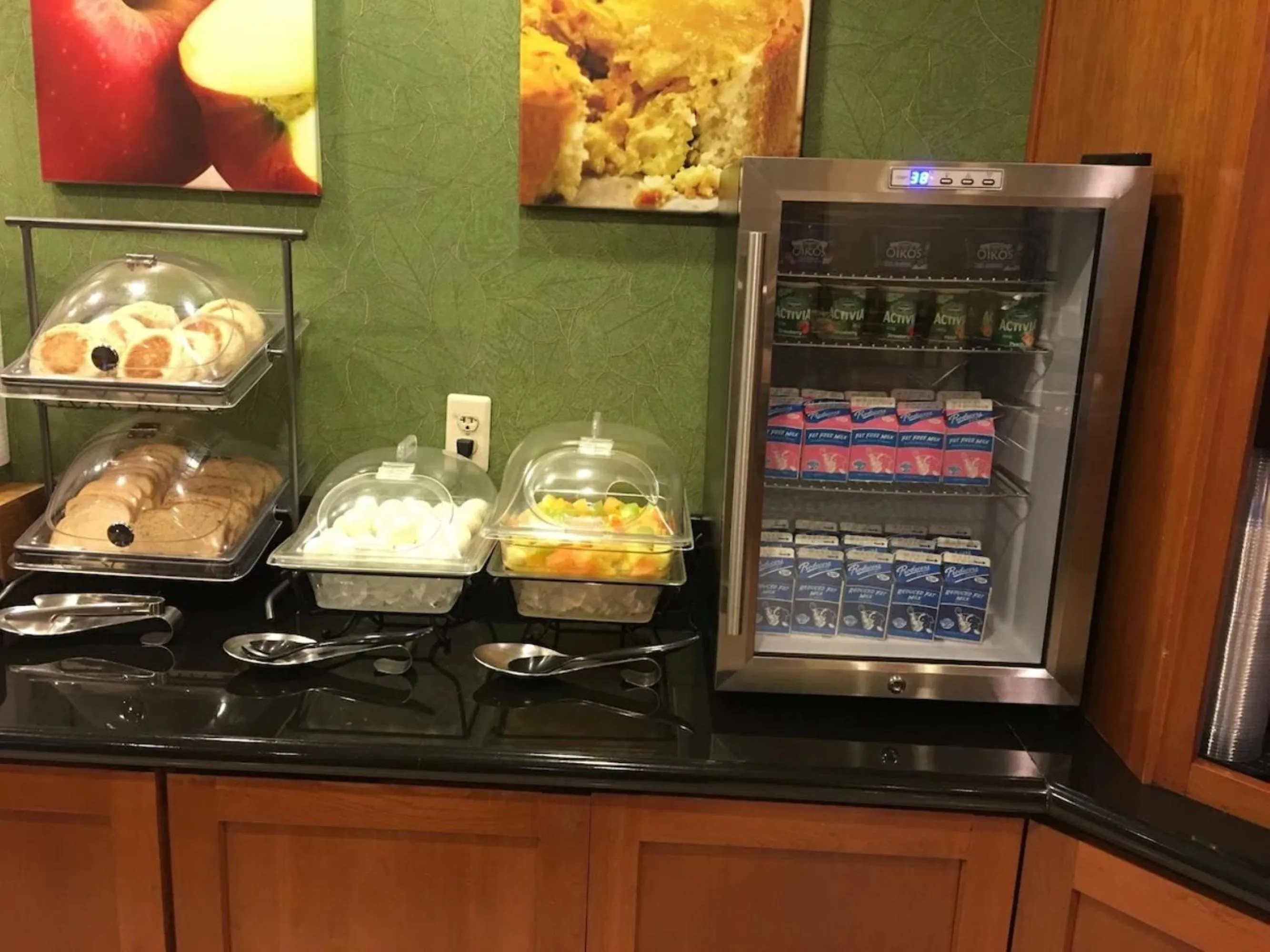 Food in Fairfield Inn & Suites by Marriott Fairfield Napa Valley Area