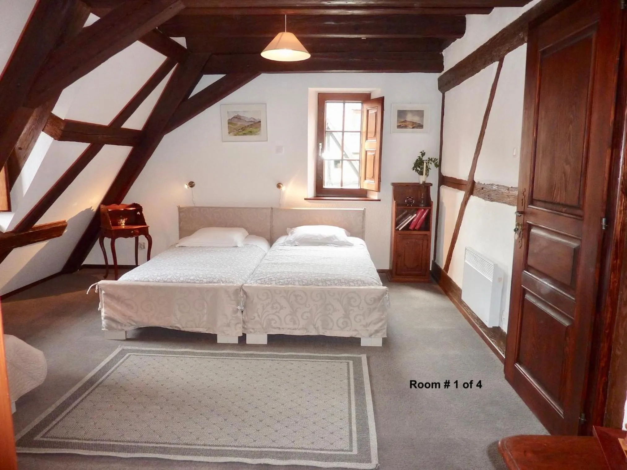 Bed in ADRIHOF à Riquewihr, Cour de l'Abbaye d'Autrey