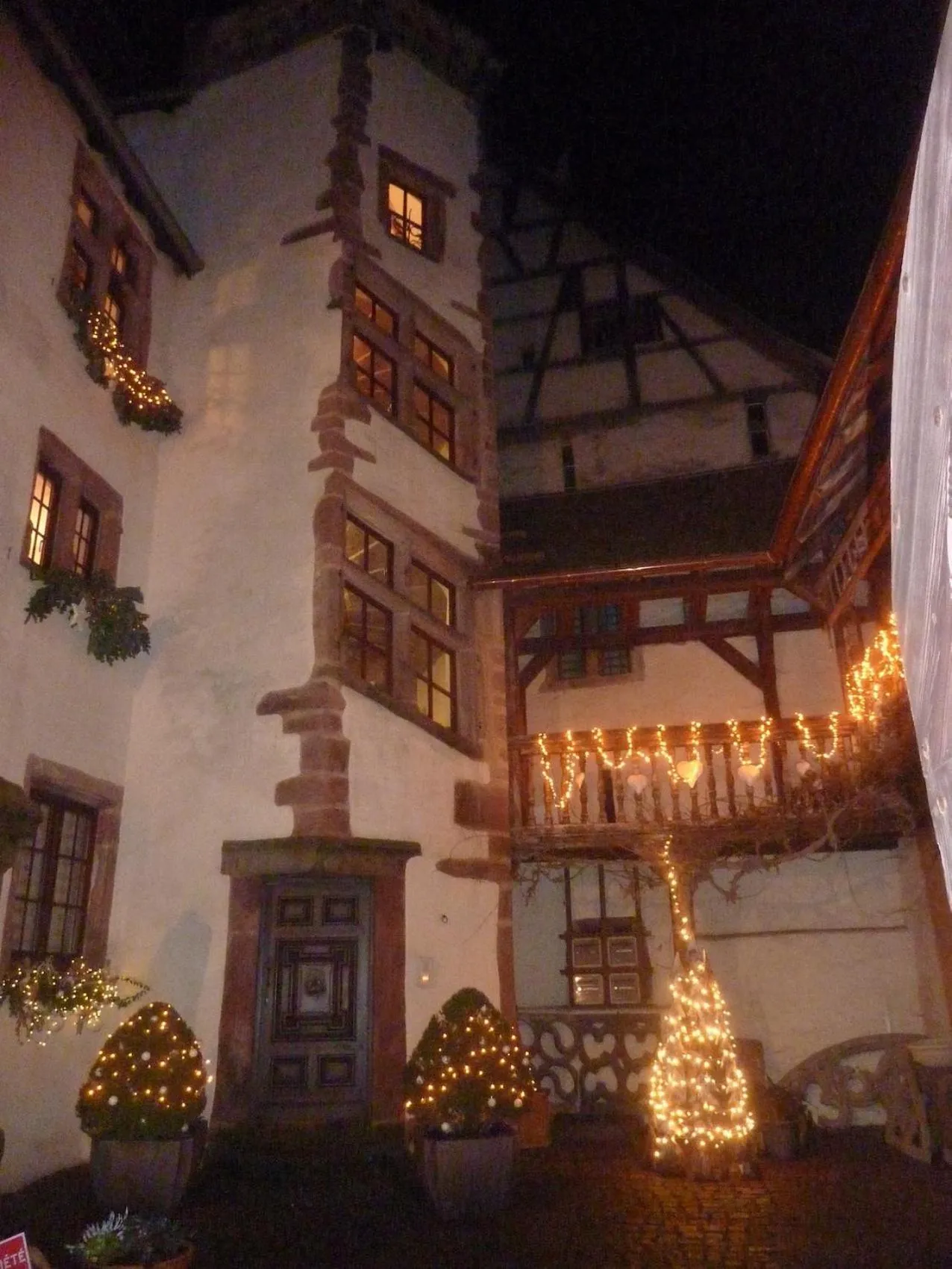 ADRIHOF à Riquewihr, Cour de l'Abbaye d'Autrey