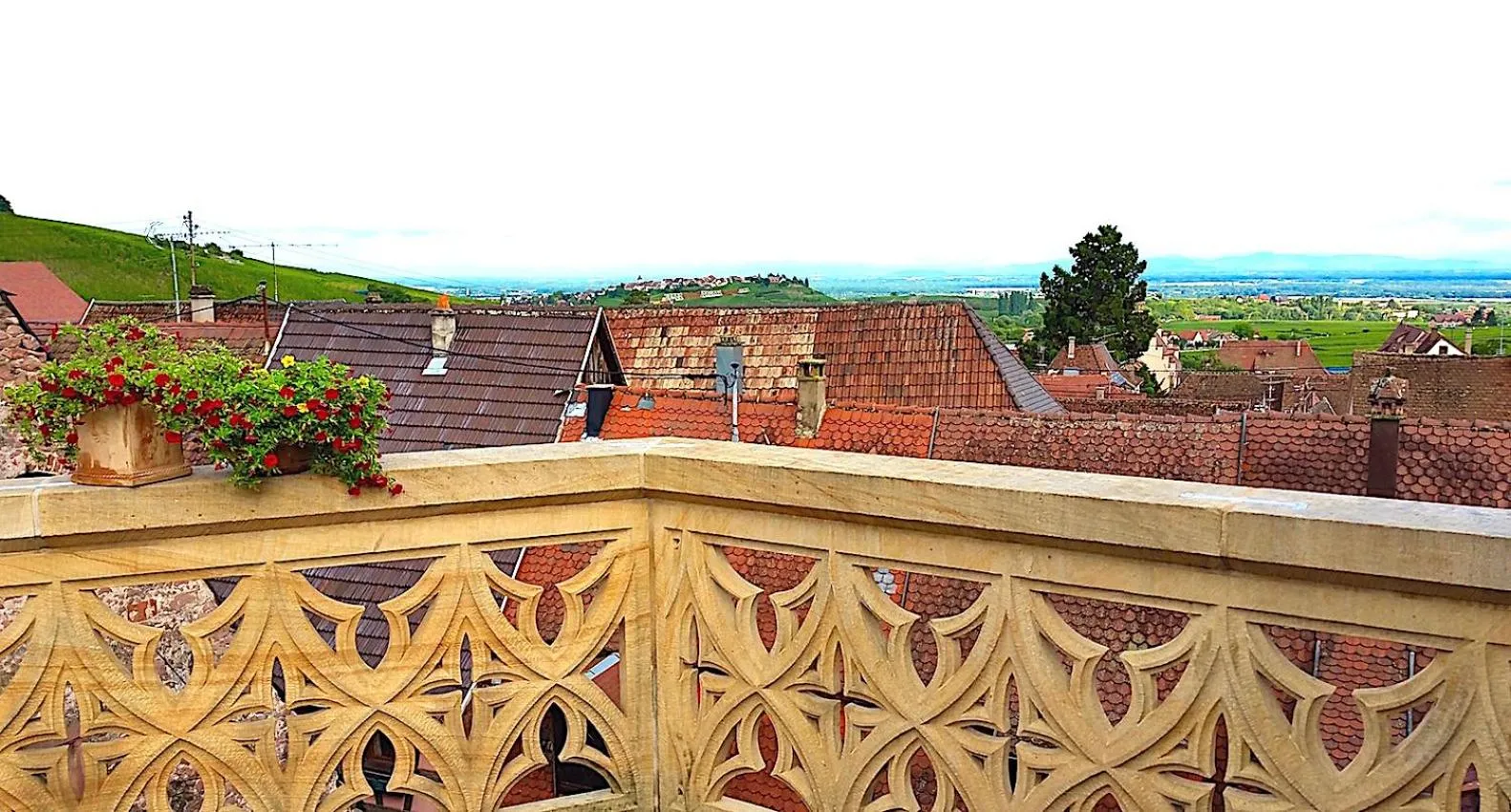 Balcony/Terrace in ADRIHOF à Riquewihr, Cour de l'Abbaye d'Autrey