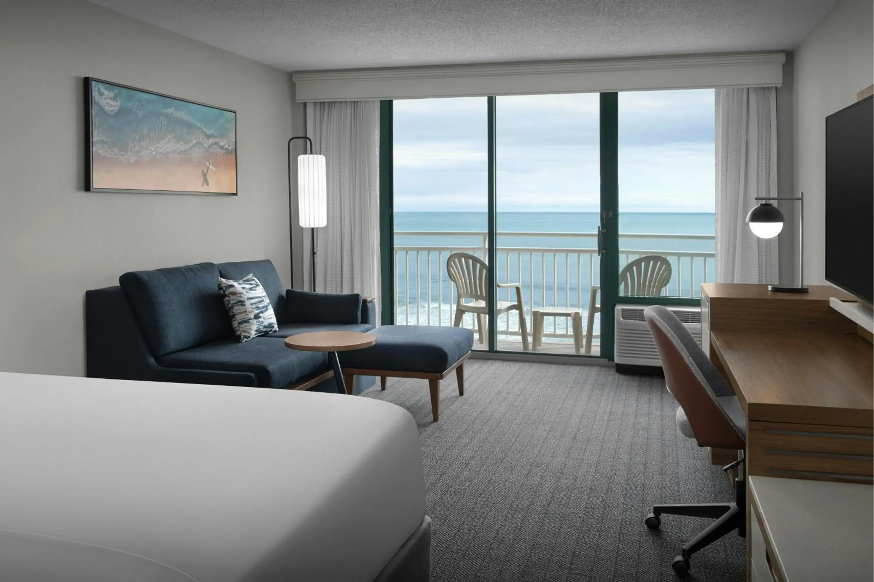 High Floor, Guest room, 1 King, Sofa bed, Ocean view in Courtyard Virginia Beach Oceanfront/South High Floor, Guest room, 1 King, Sofa bed, Ocean view in Courtyard Virginia Beach Oceanfront/South