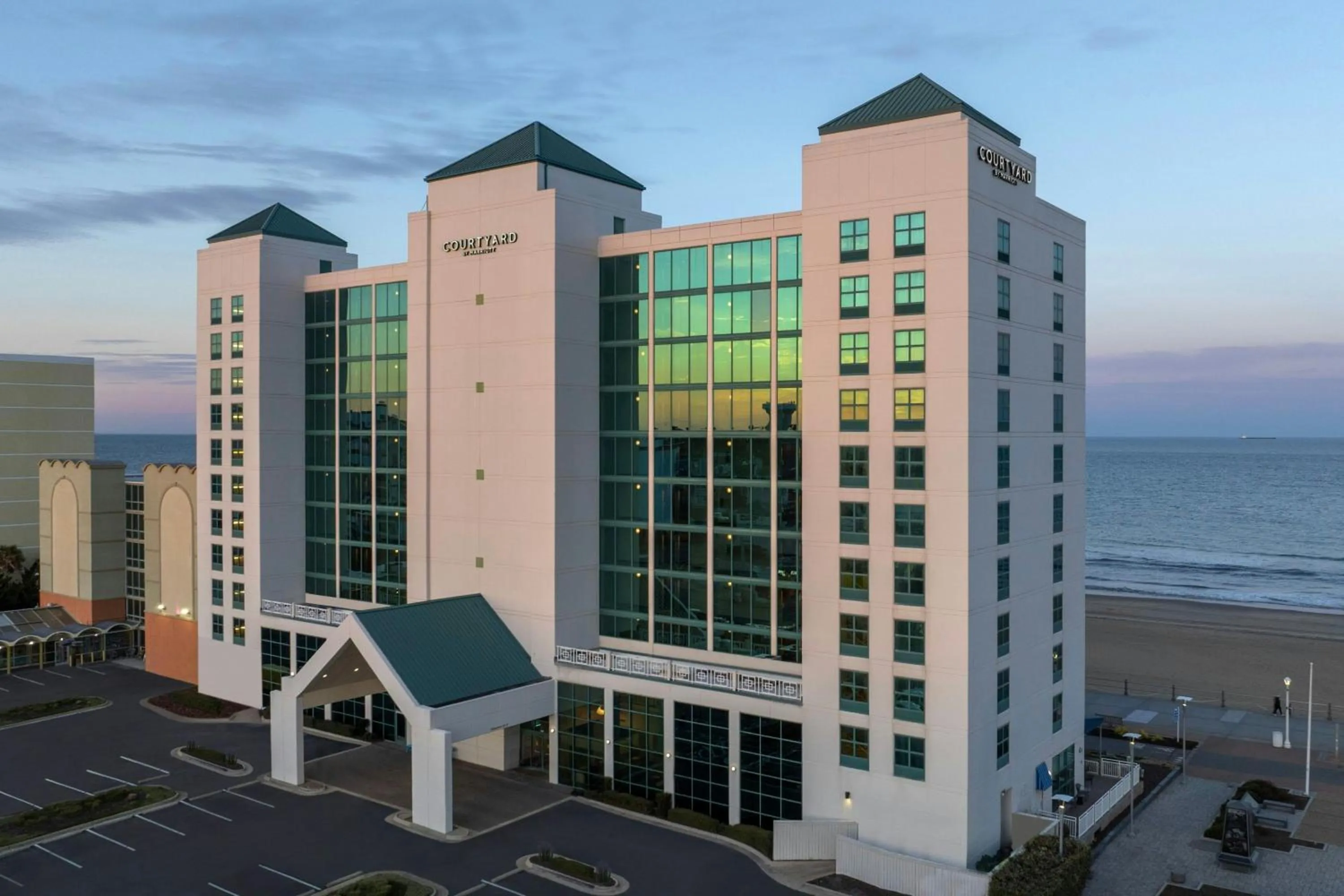 Property building in Courtyard Virginia Beach Oceanfront/South