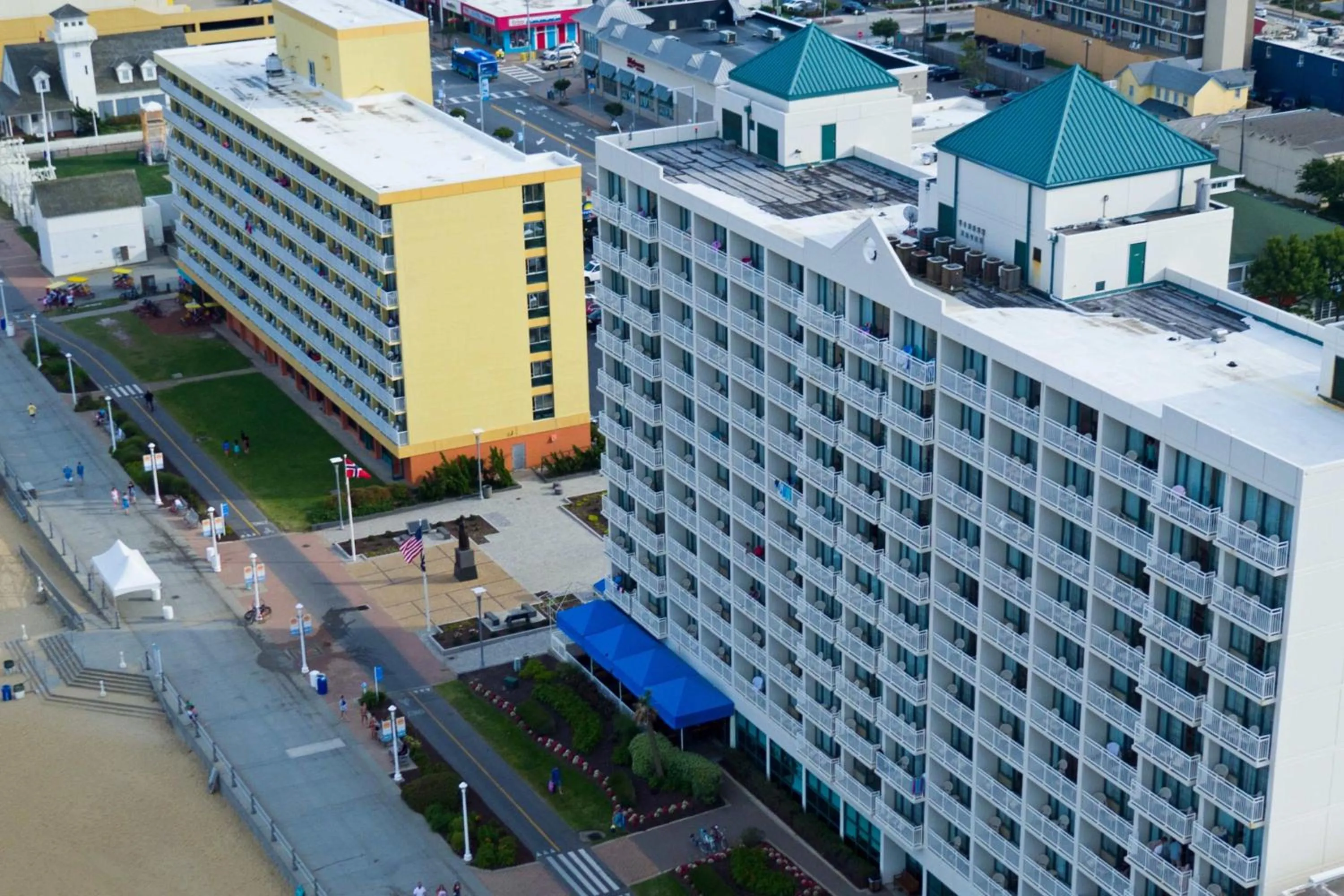 Property building in Courtyard Virginia Beach Oceanfront/South
