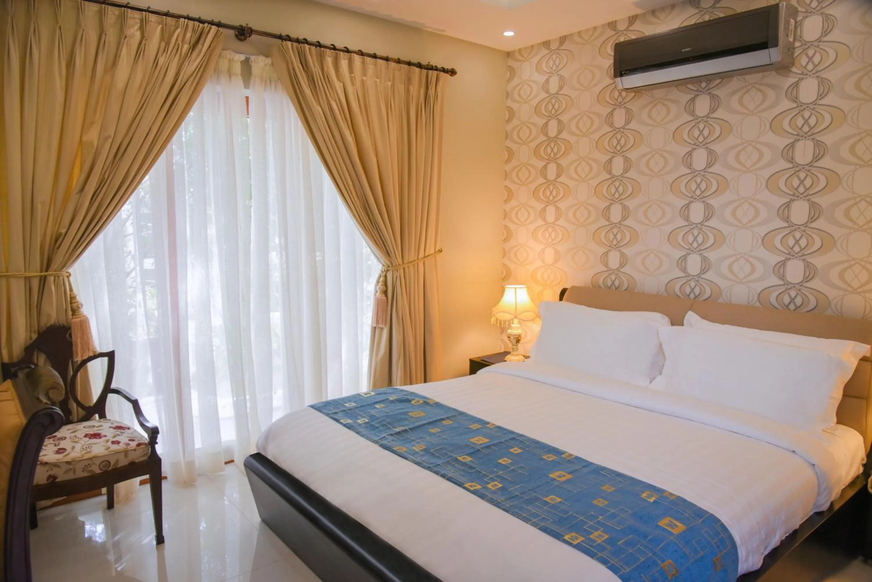 Photo of the whole room in Orchards Cottage Hotel