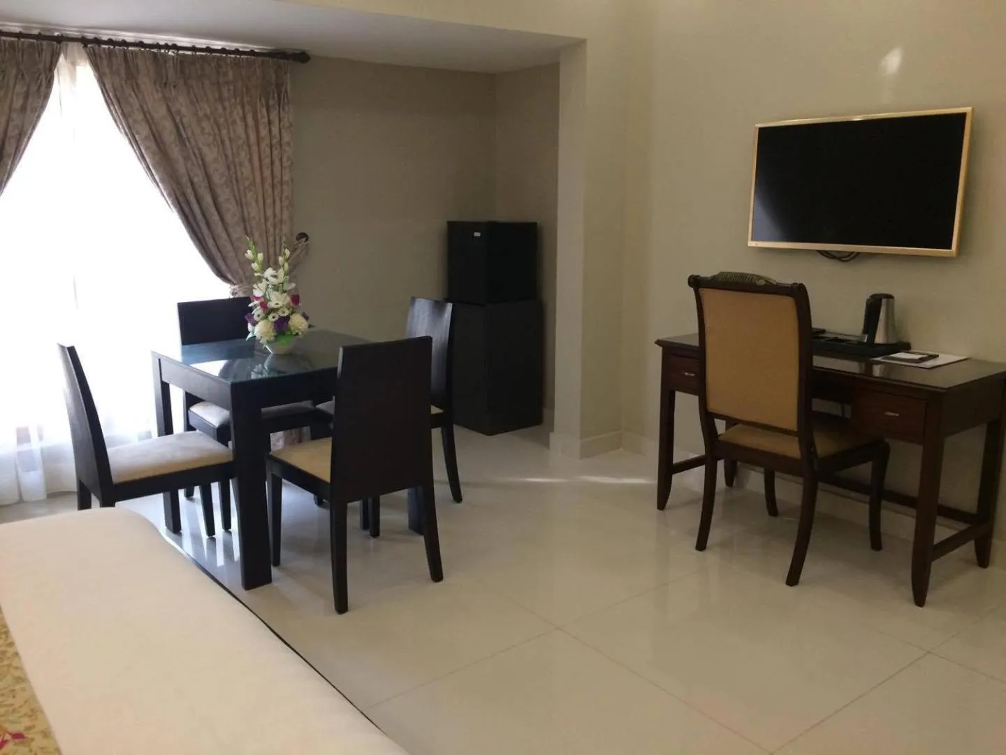 Seating area in Orchards Cottage Hotel