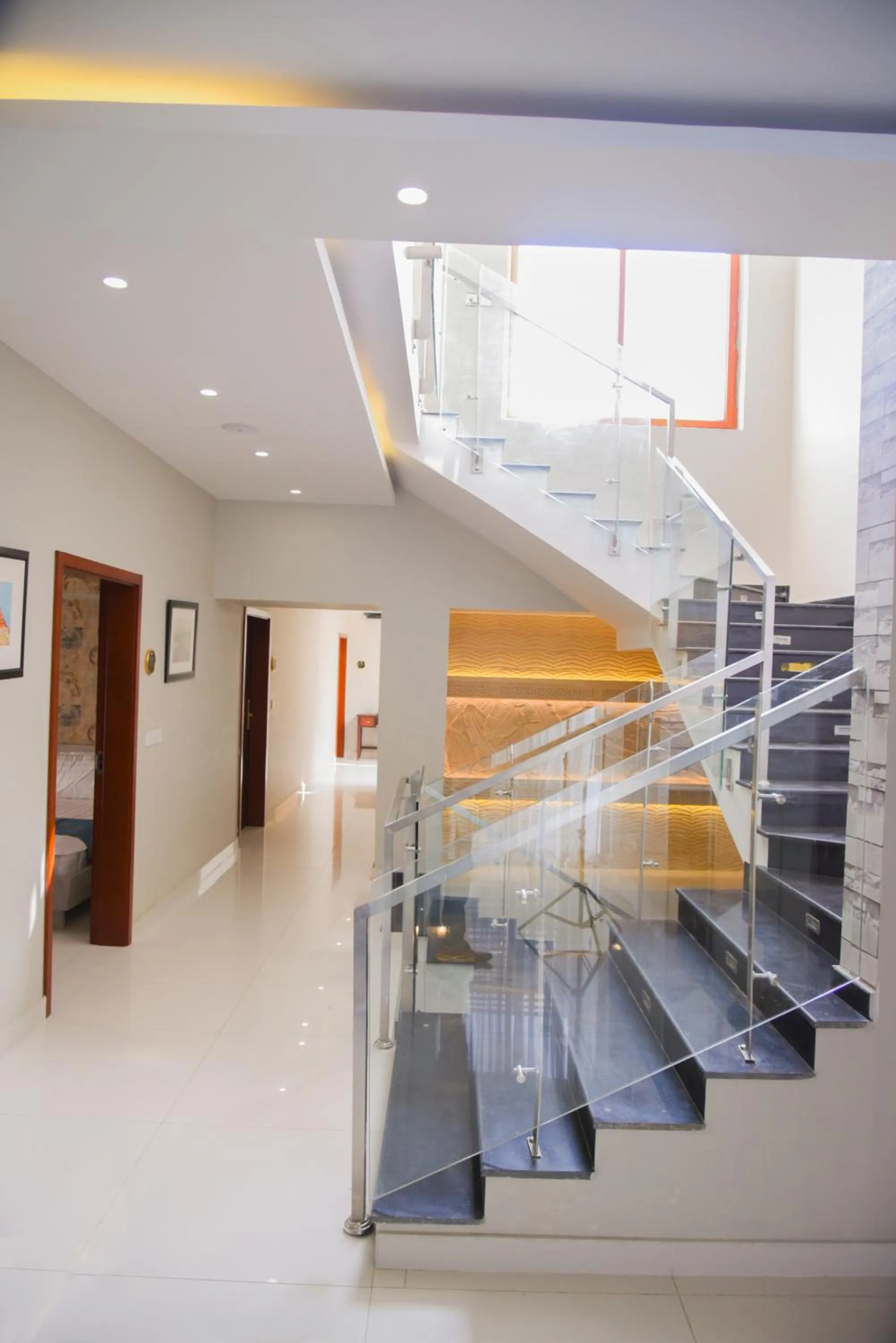 Property building in Orchards Cottage Hotel