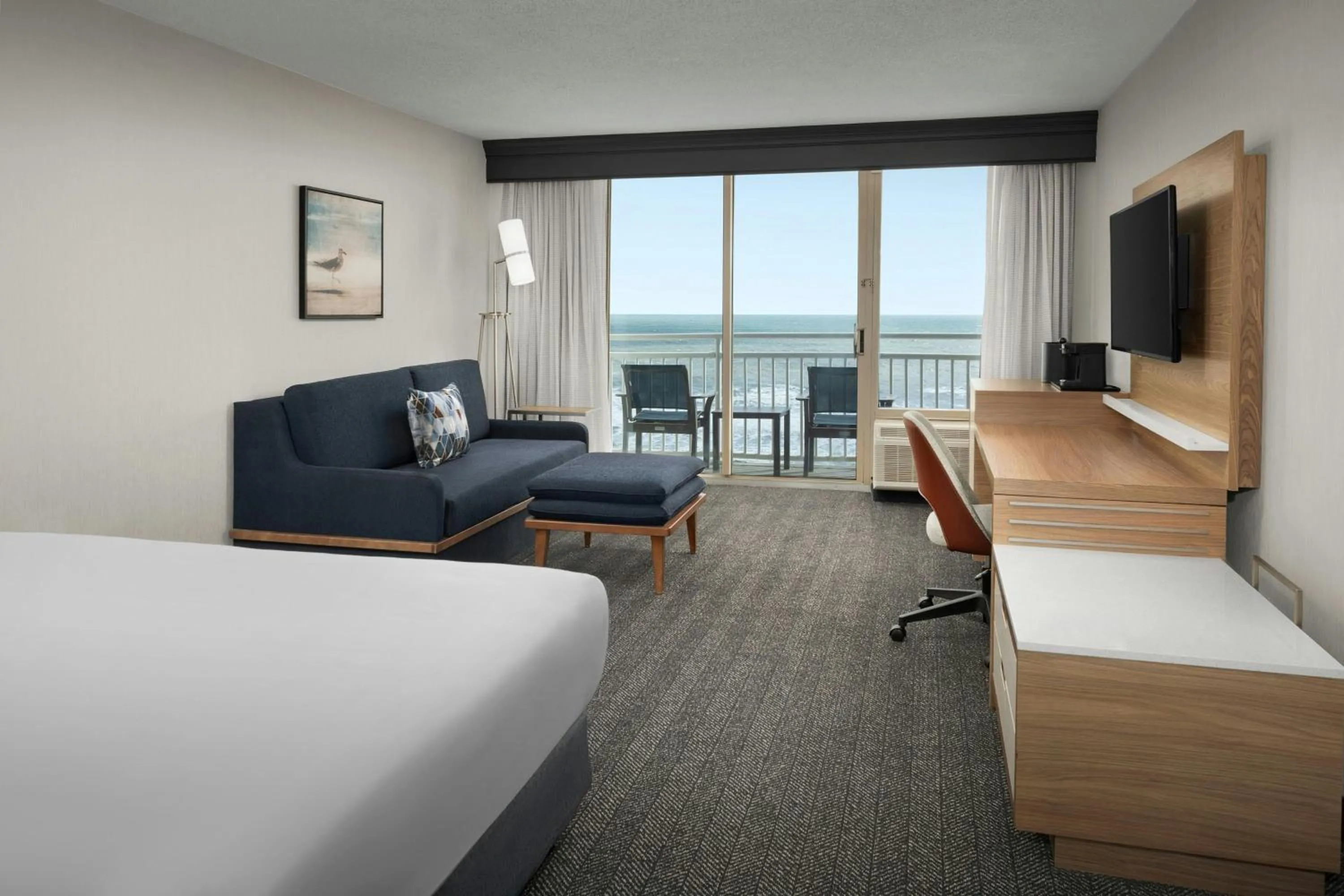 Bedroom, Bed in Courtyard Virginia Beach Oceanfront / North 37th Street