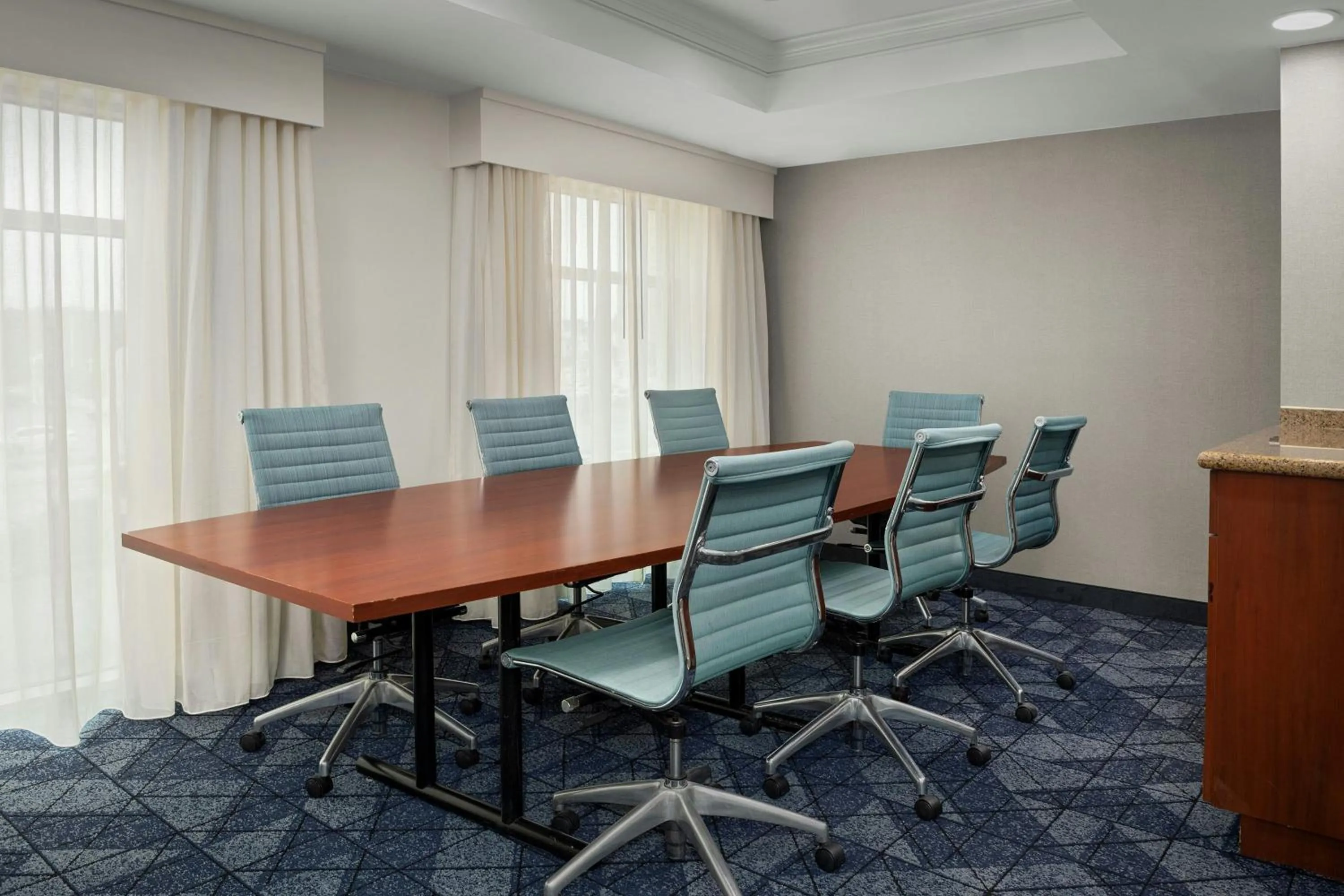 Meeting/conference room in Courtyard Virginia Beach Oceanfront / North 37th Street