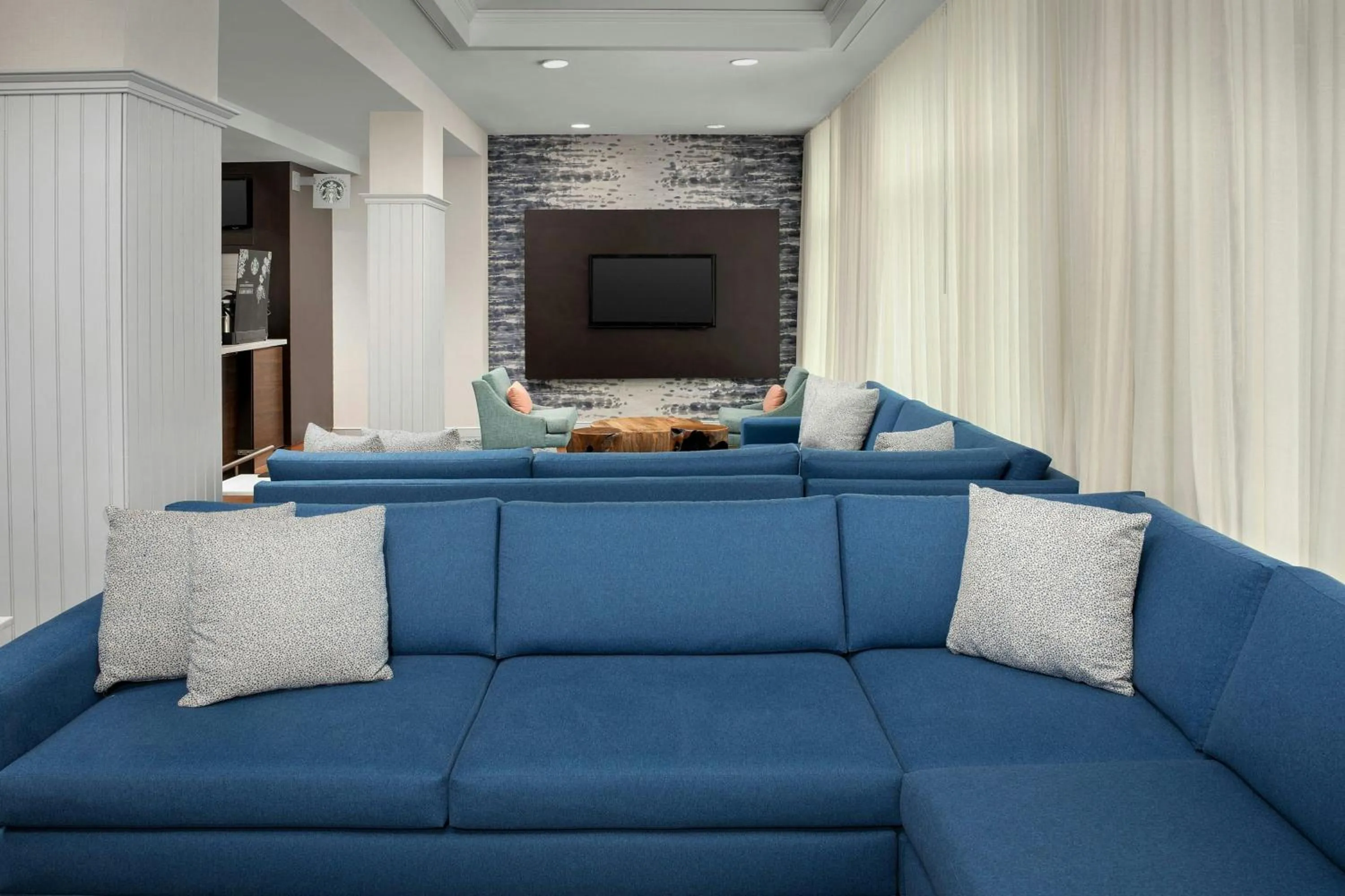 Lobby or reception in Courtyard Virginia Beach Oceanfront / North 37th Street