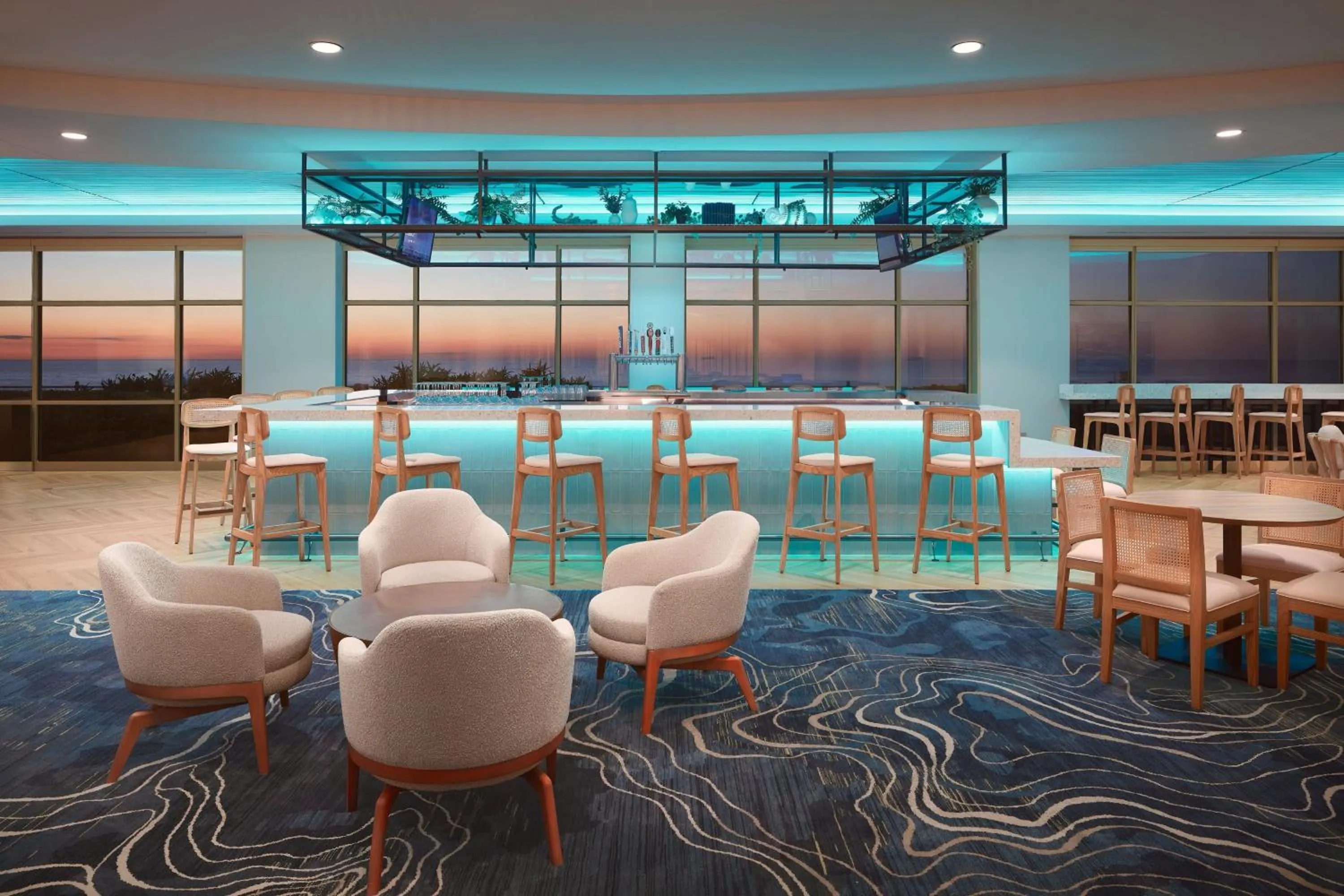 Lounge or bar in SpringHill Suites by Marriott Virginia Beach Oceanfront