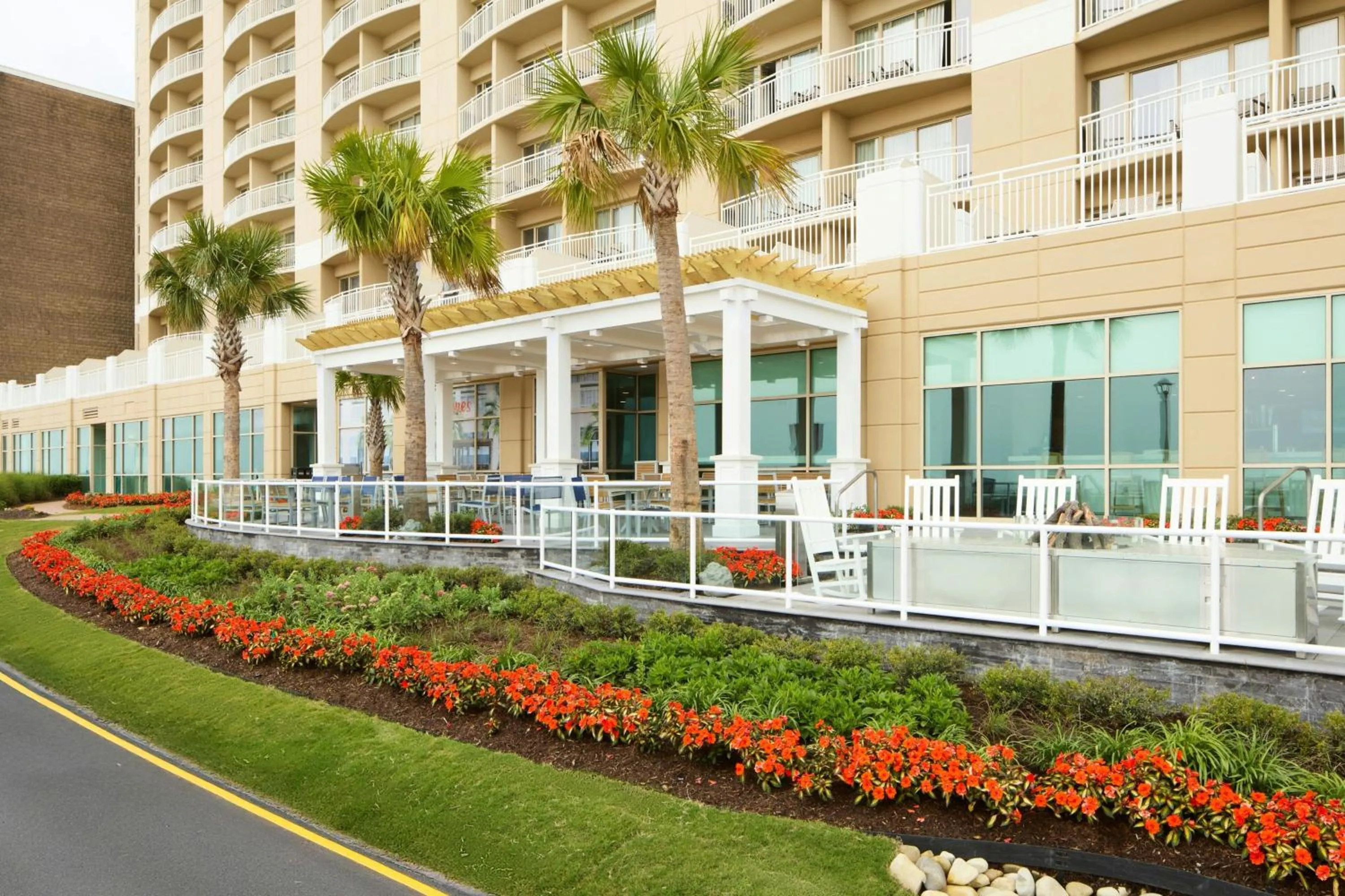 Restaurant/places to eat in SpringHill Suites by Marriott Virginia Beach Oceanfront