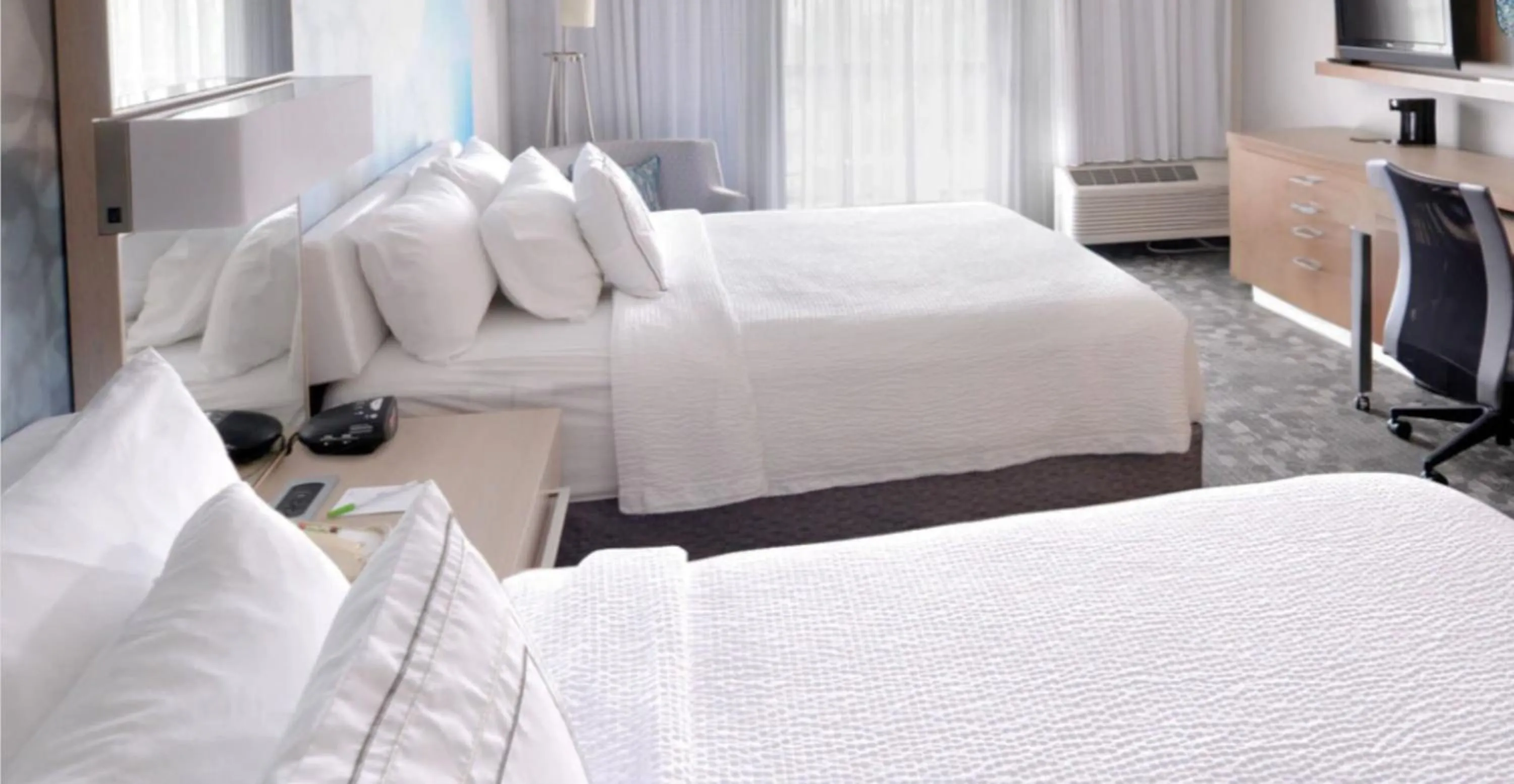 Bed in Courtyard by Marriott West Palm Beach Airport