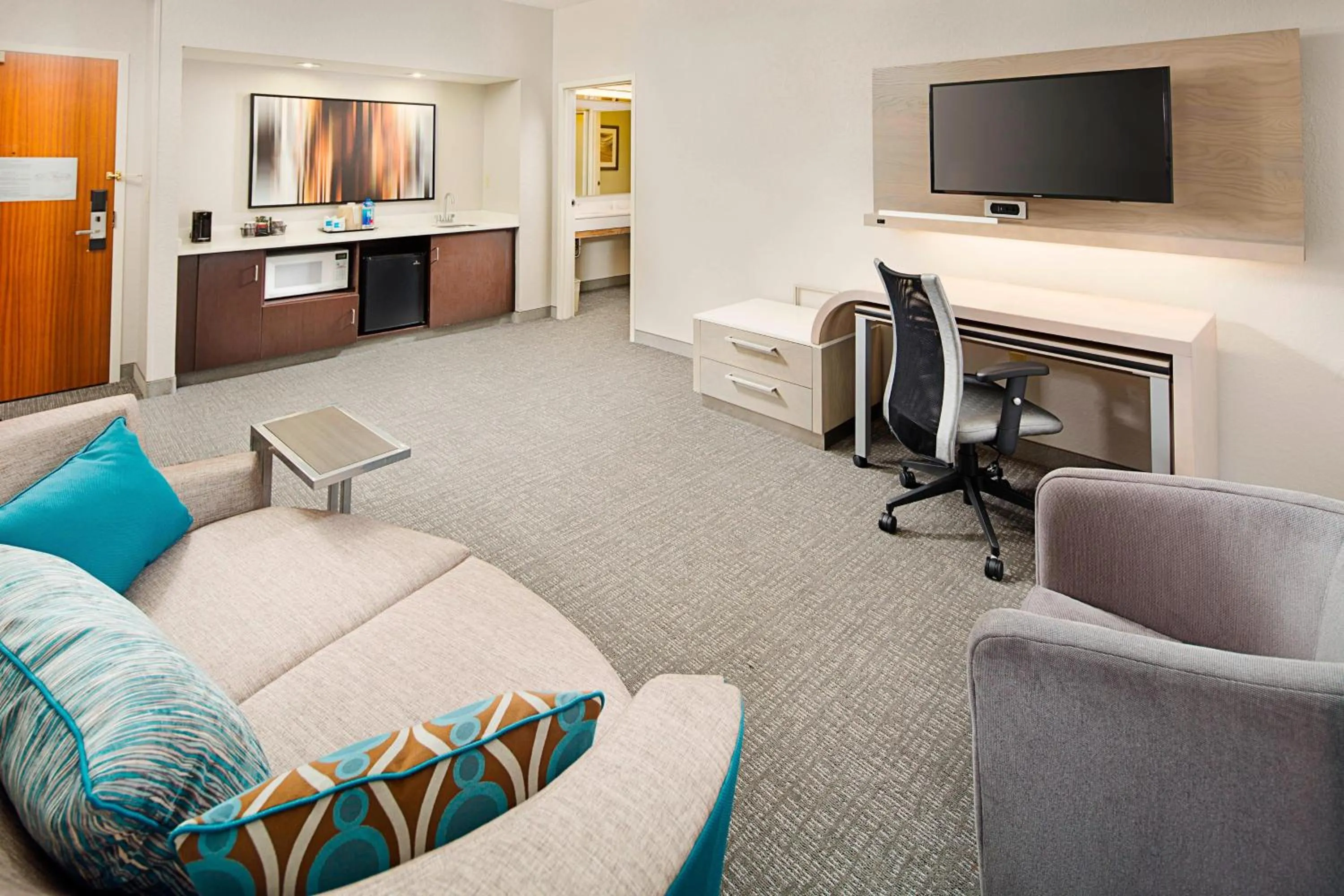 Photo of the whole room in Courtyard by Marriott West Palm Beach Airport