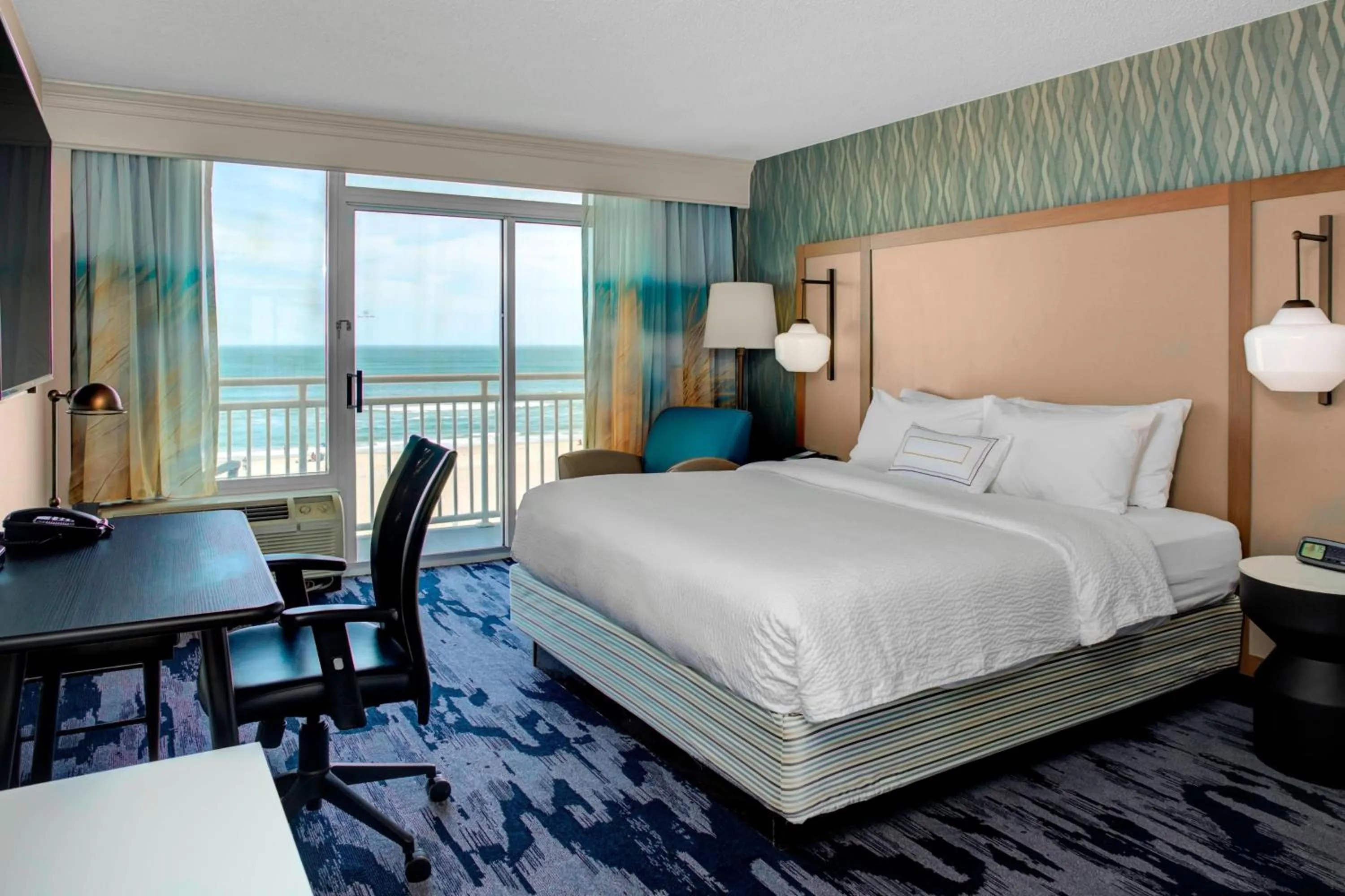 Bedroom, Bed in Fairfield Inn & Suites by Marriott Virginia Beach Oceanfront