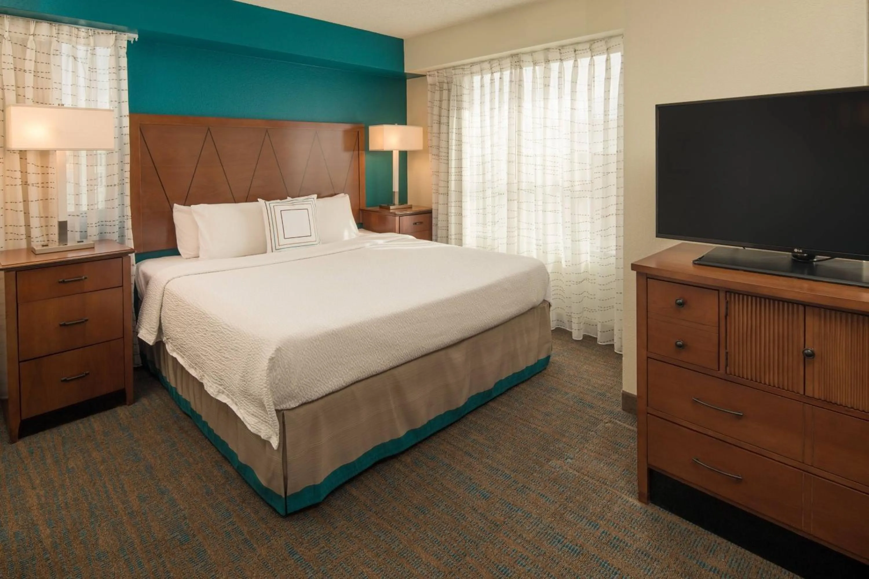 Photo of the whole room, Bed in Residence Inn by Marriott Portland North