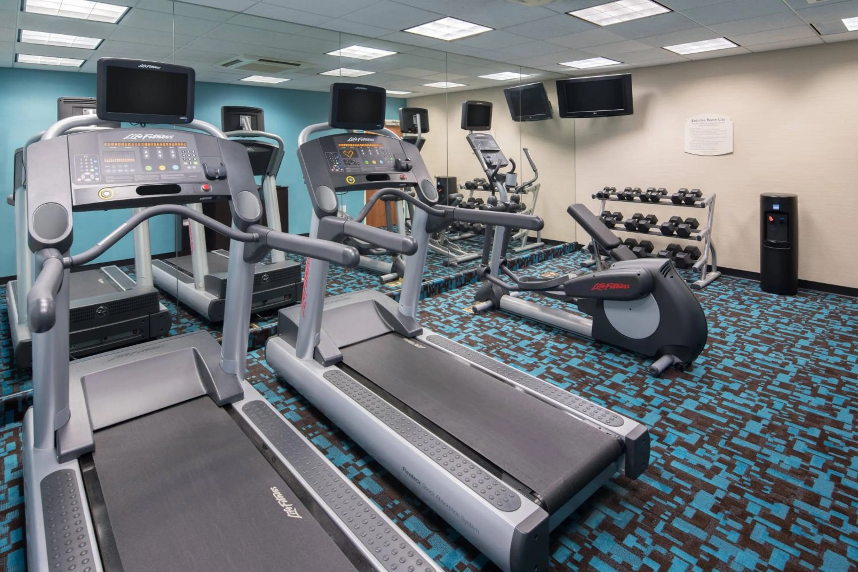 Fitness centre/facilities in Fairfield Inn & Suites by Marriott Portland North