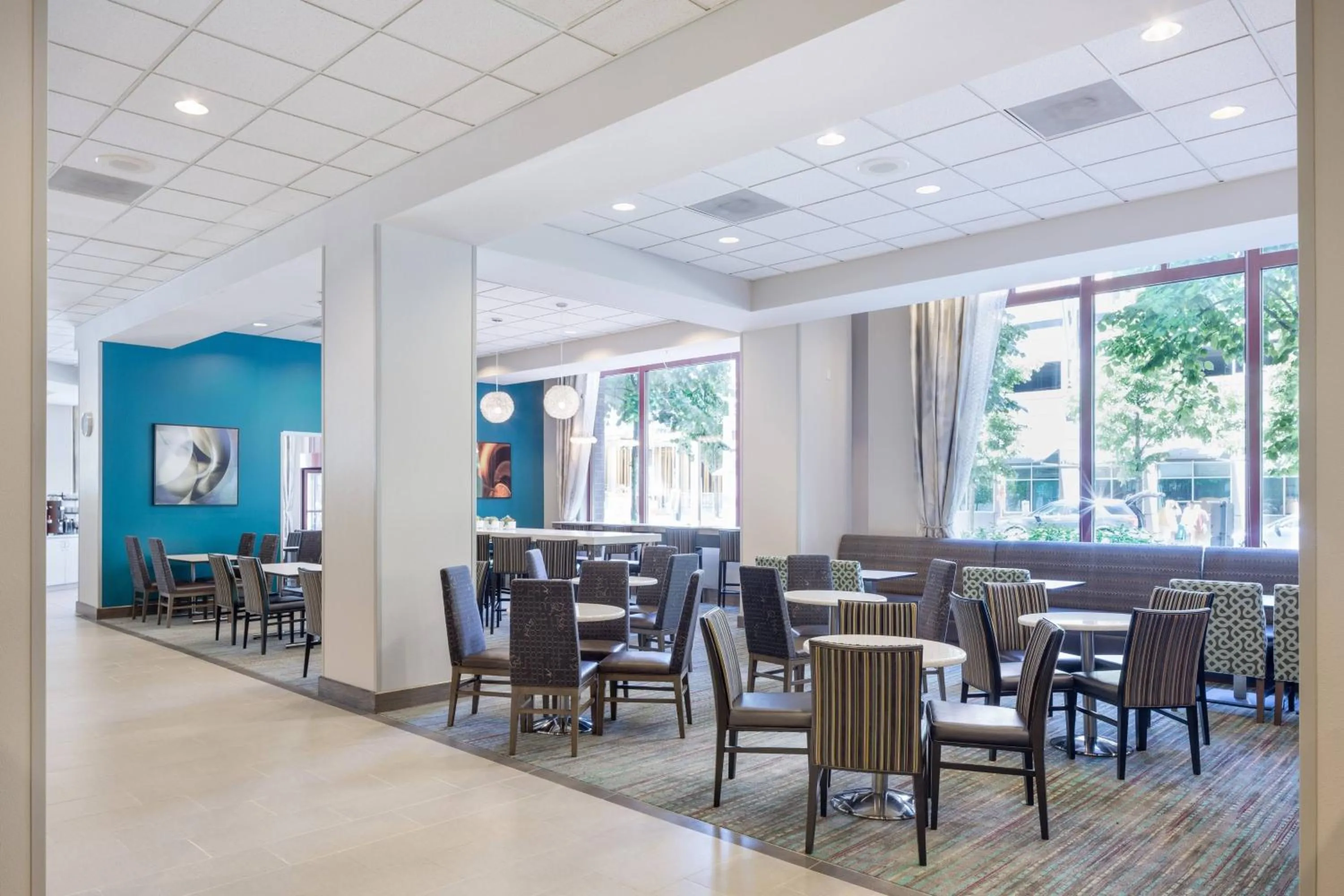 Breakfast in Residence Inn Portland Downtown/RiverPlace