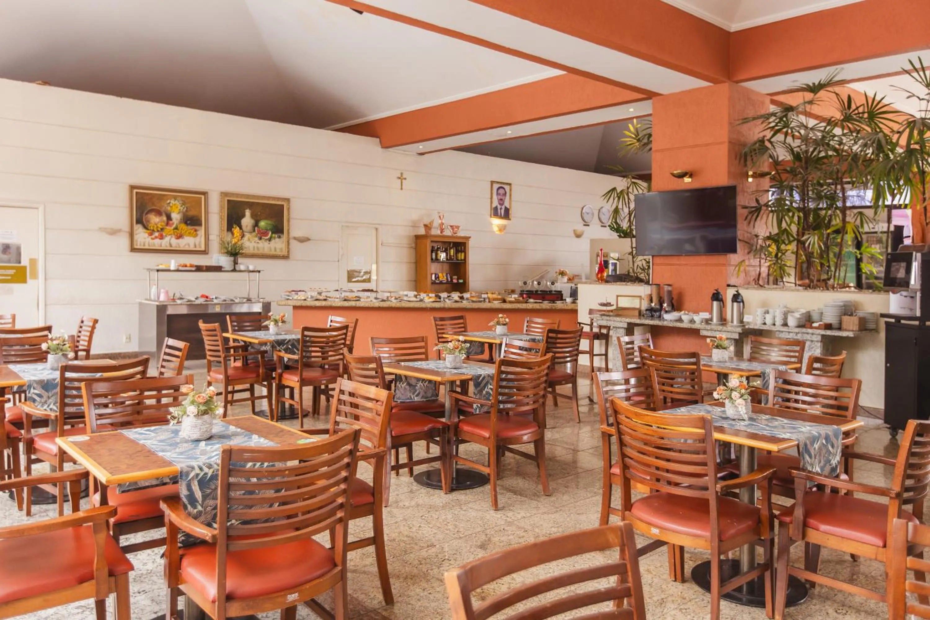 Restaurant/places to eat in Hotel Golden Park Ribeirão Preto by Nacional Inn