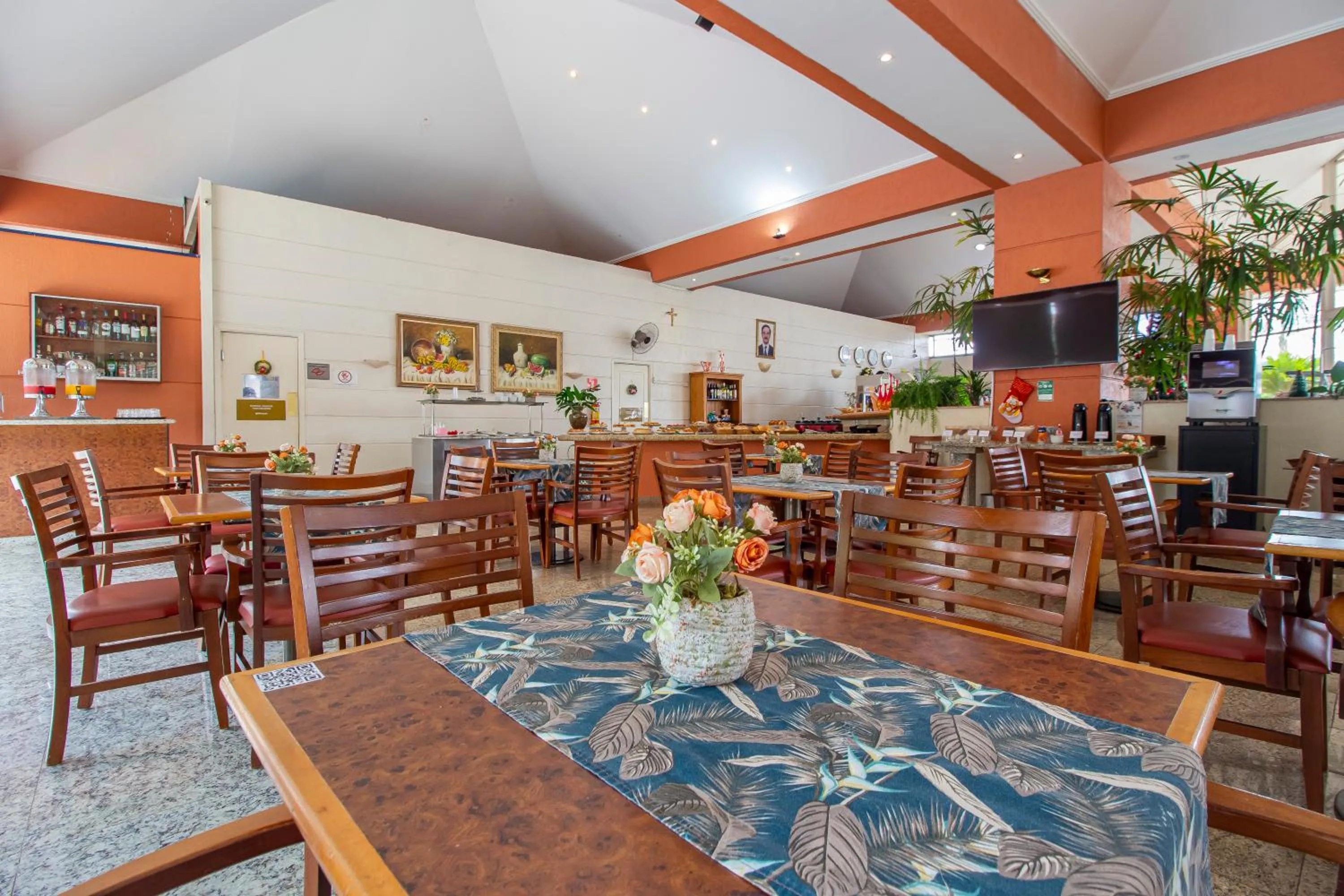 Restaurant/places to eat in Hotel Golden Park Ribeirão Preto by Nacional Inn