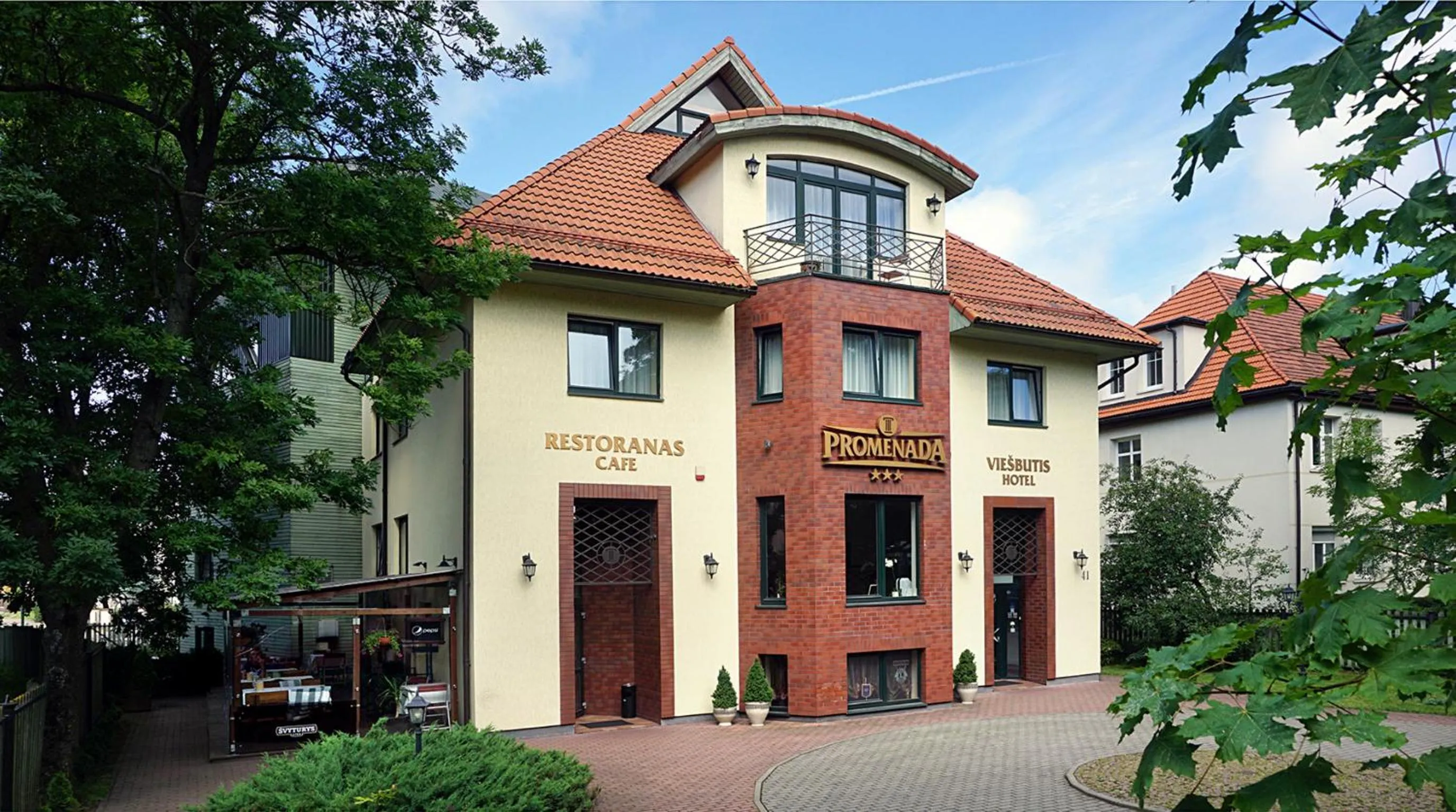 Property building in Hotel Promenada