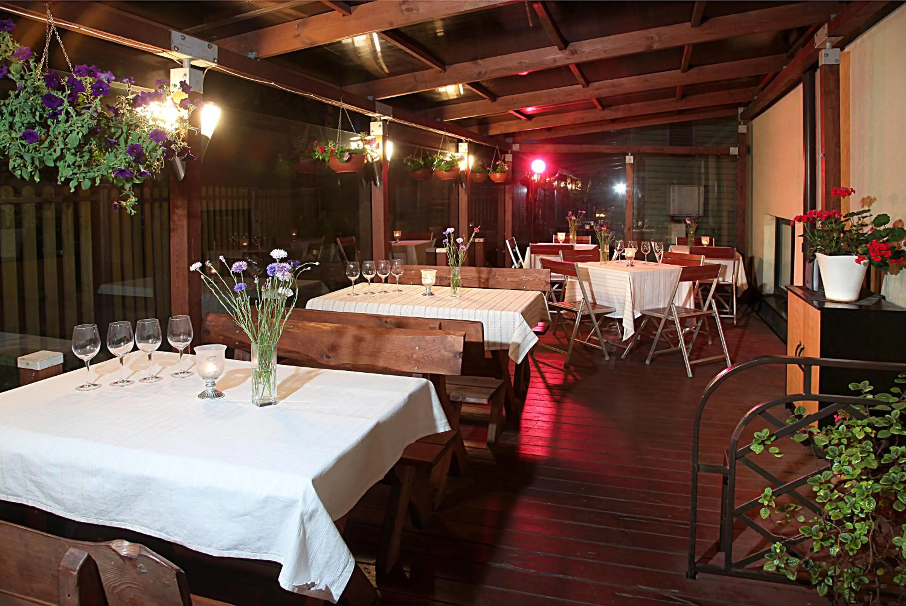 Restaurant/places to eat in Hotel Promenada