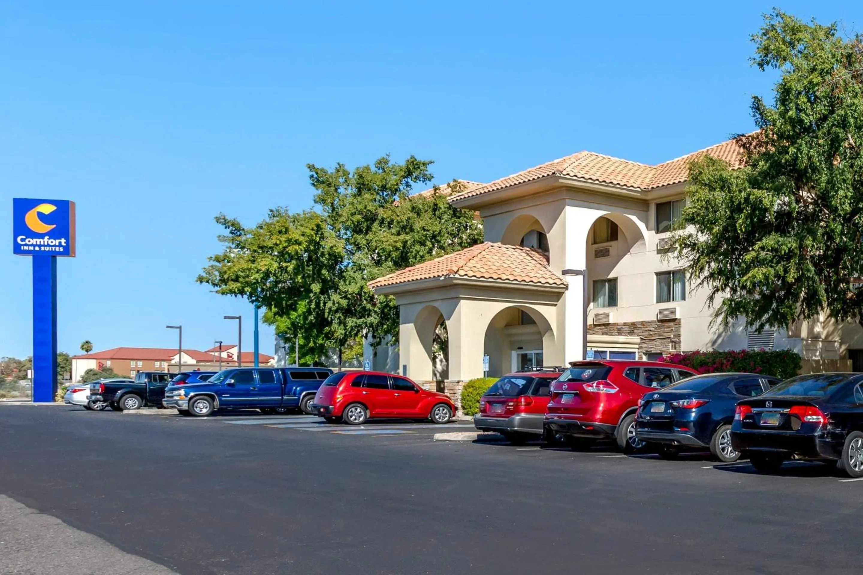 Property building in Comfort Inn & Suites Phoenix North - Deer Valley