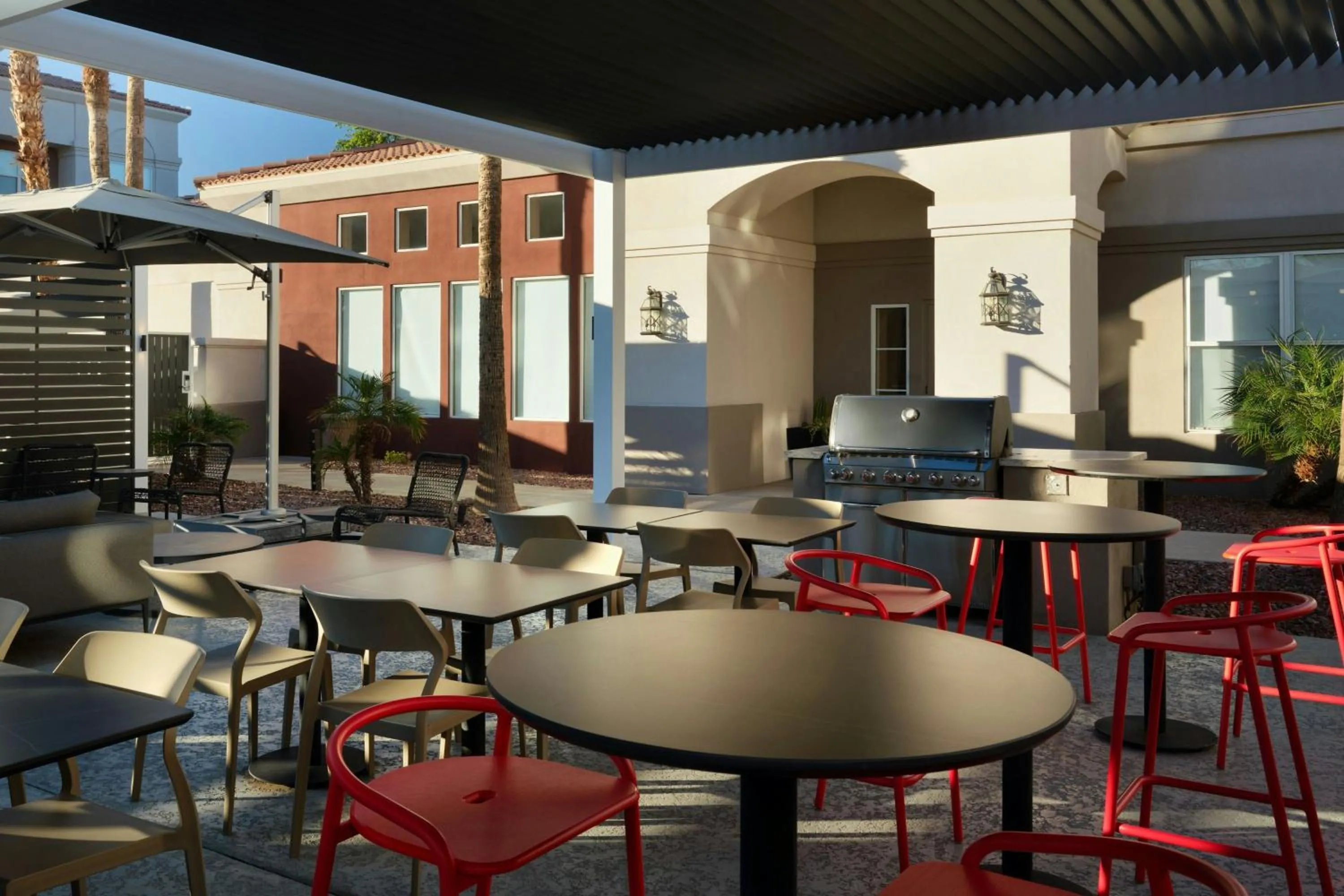 Restaurant/places to eat in Residence Inn Phoenix Mesa