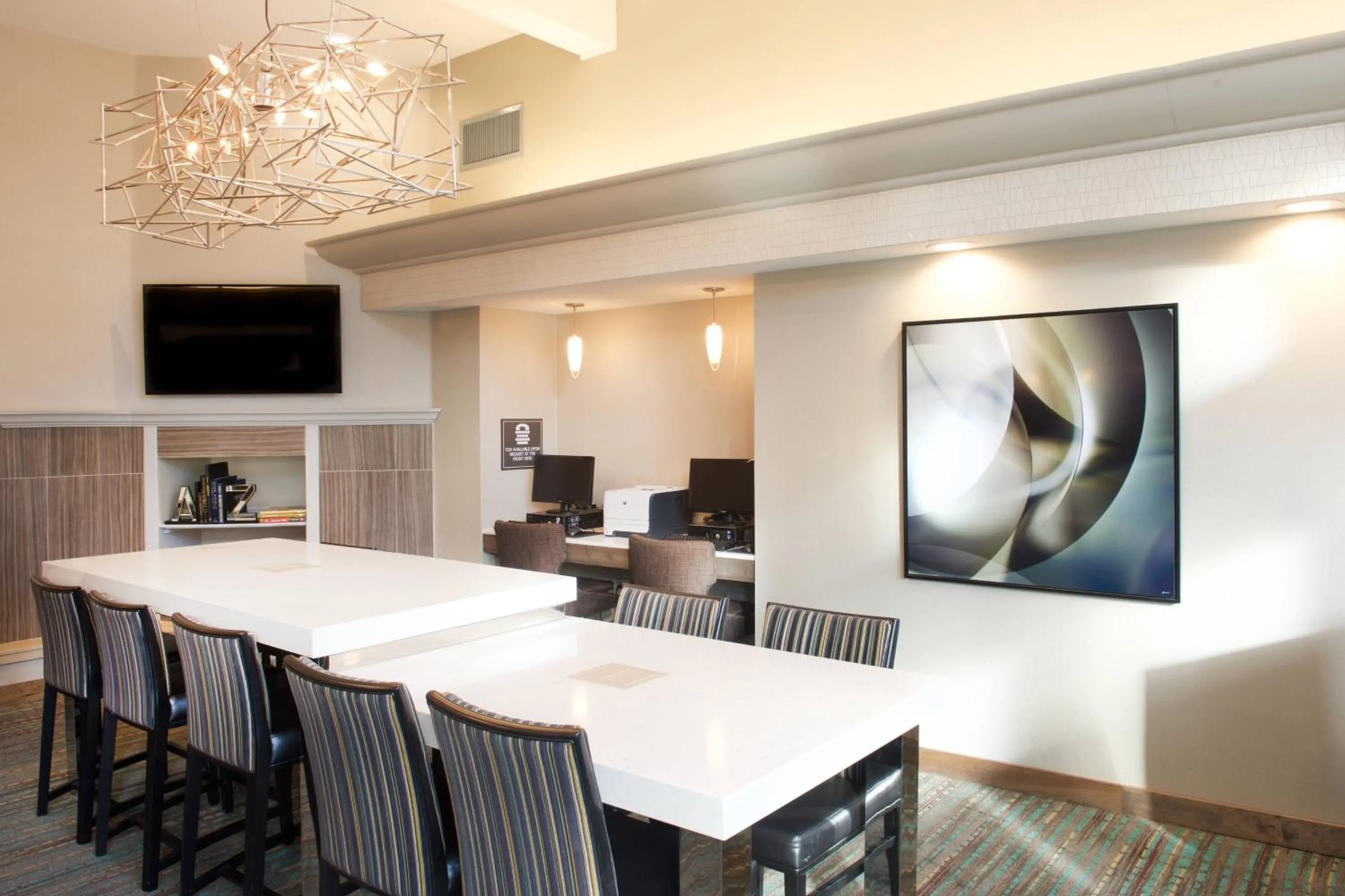 Restaurant/places to eat in Residence Inn Phoenix Mesa