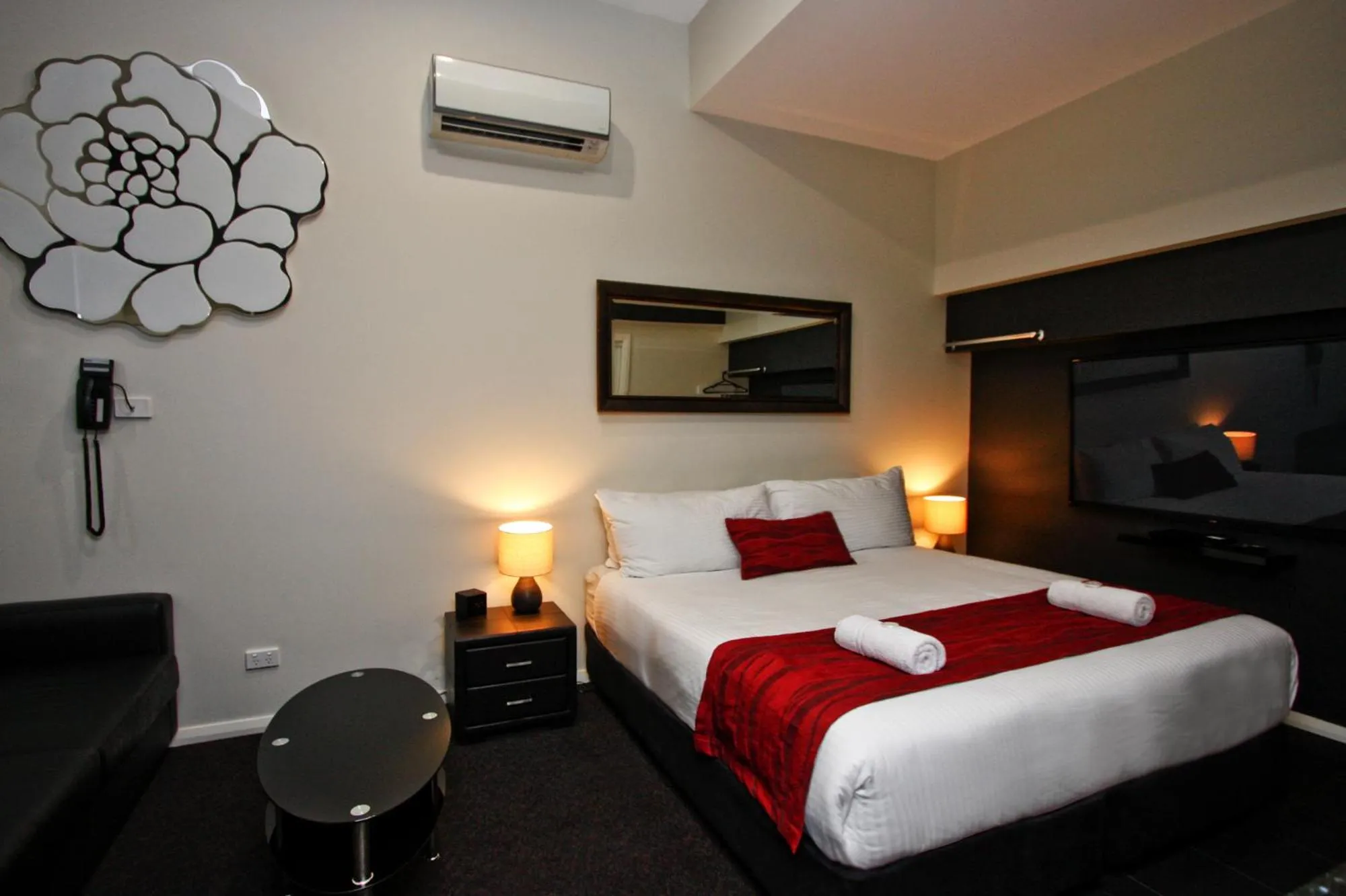 Bed in Jesmond Executive Villas