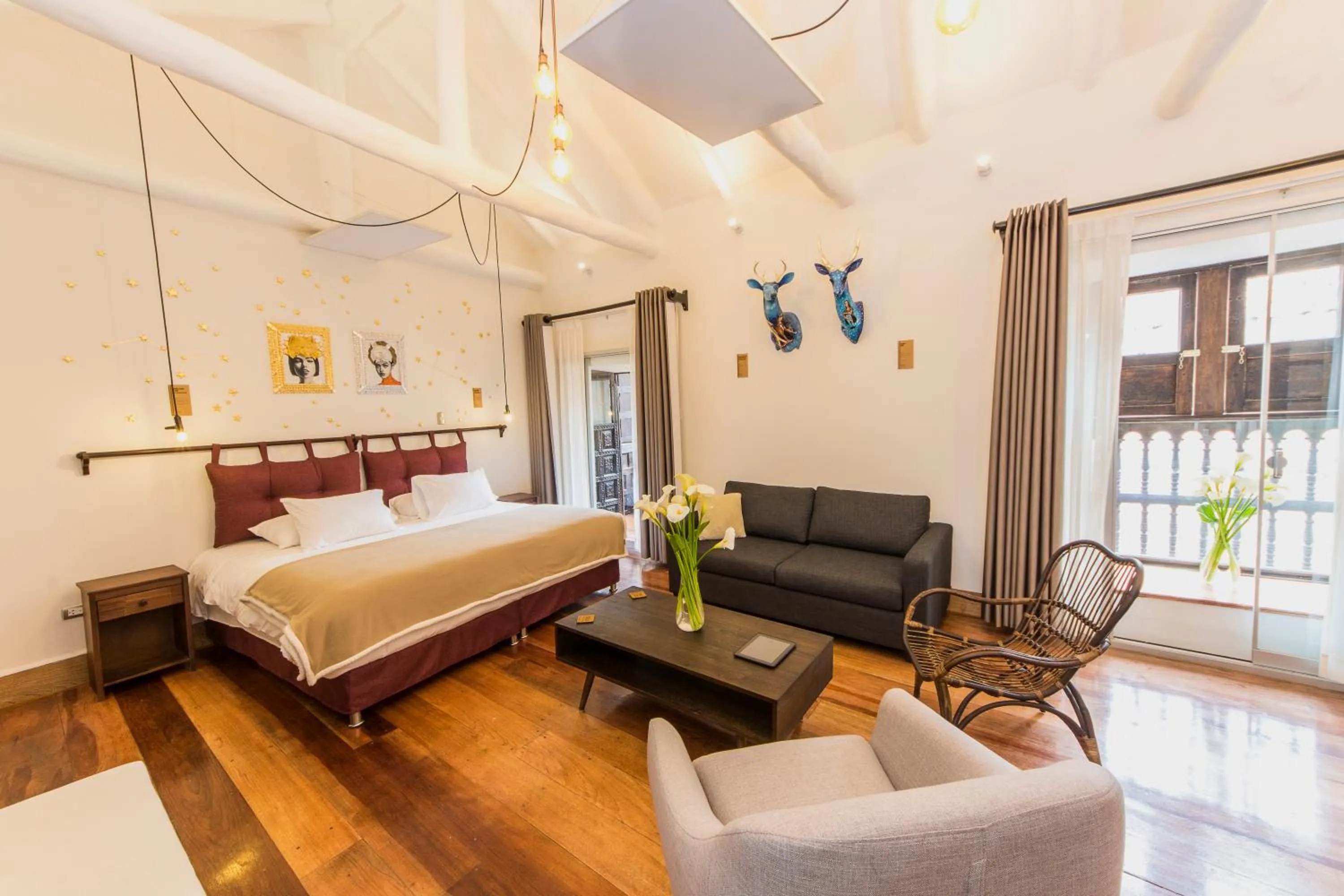 Photo of the whole room, Bed in X.O Art House