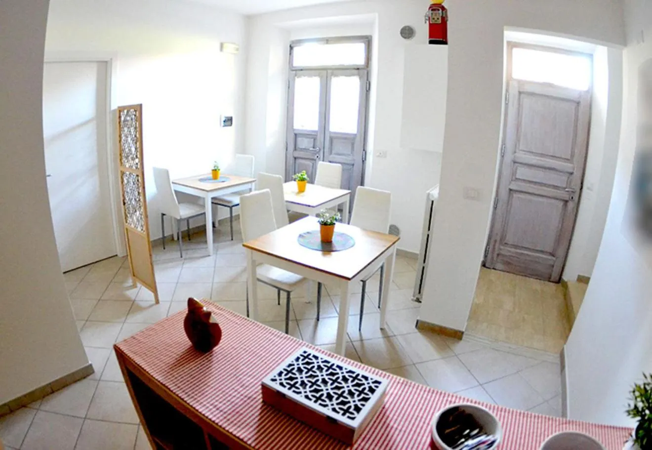 Communal kitchen in Bed & Breakfast Il Vicolo