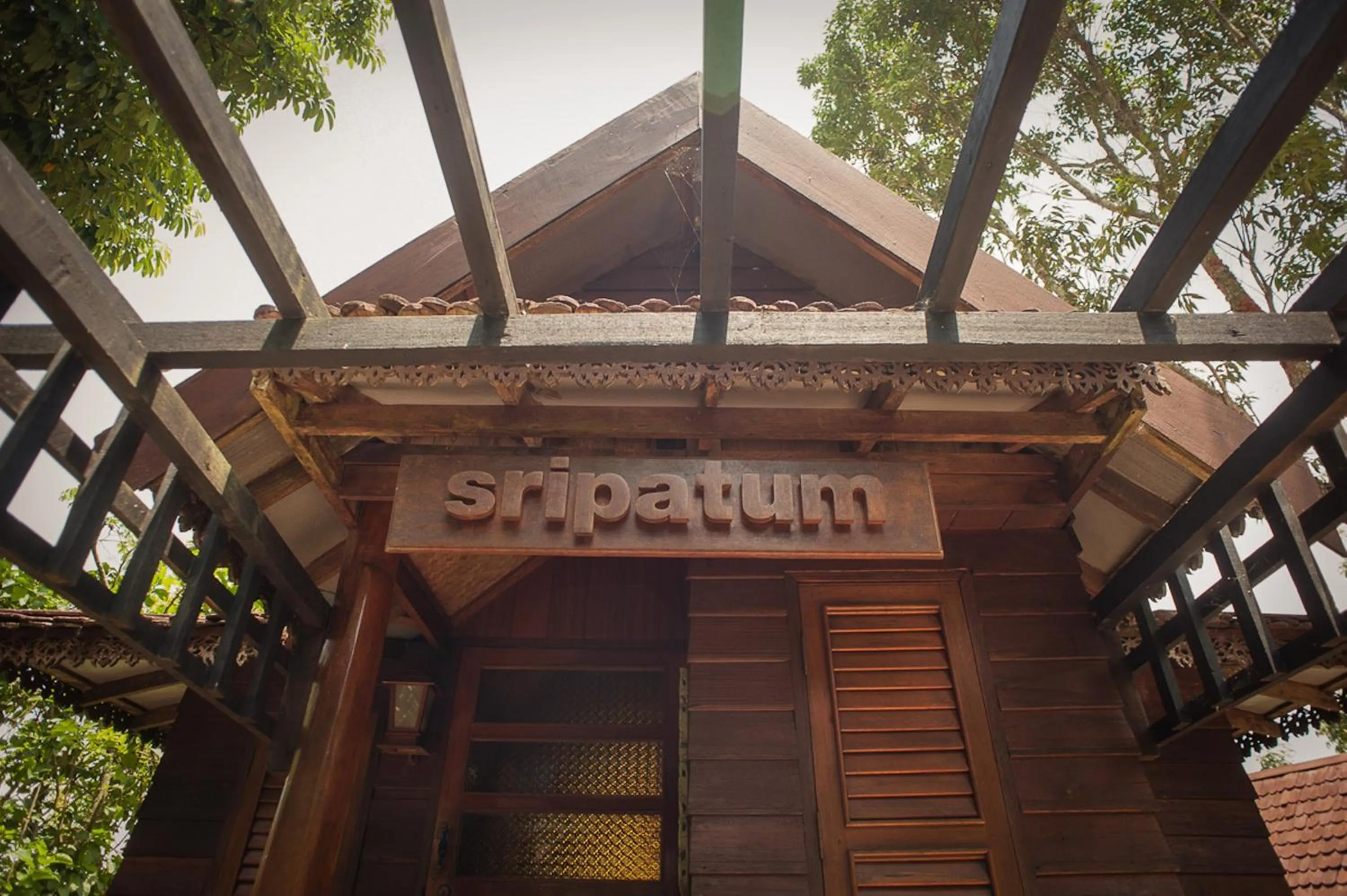 Facade/entrance in MaliHom Private Estate