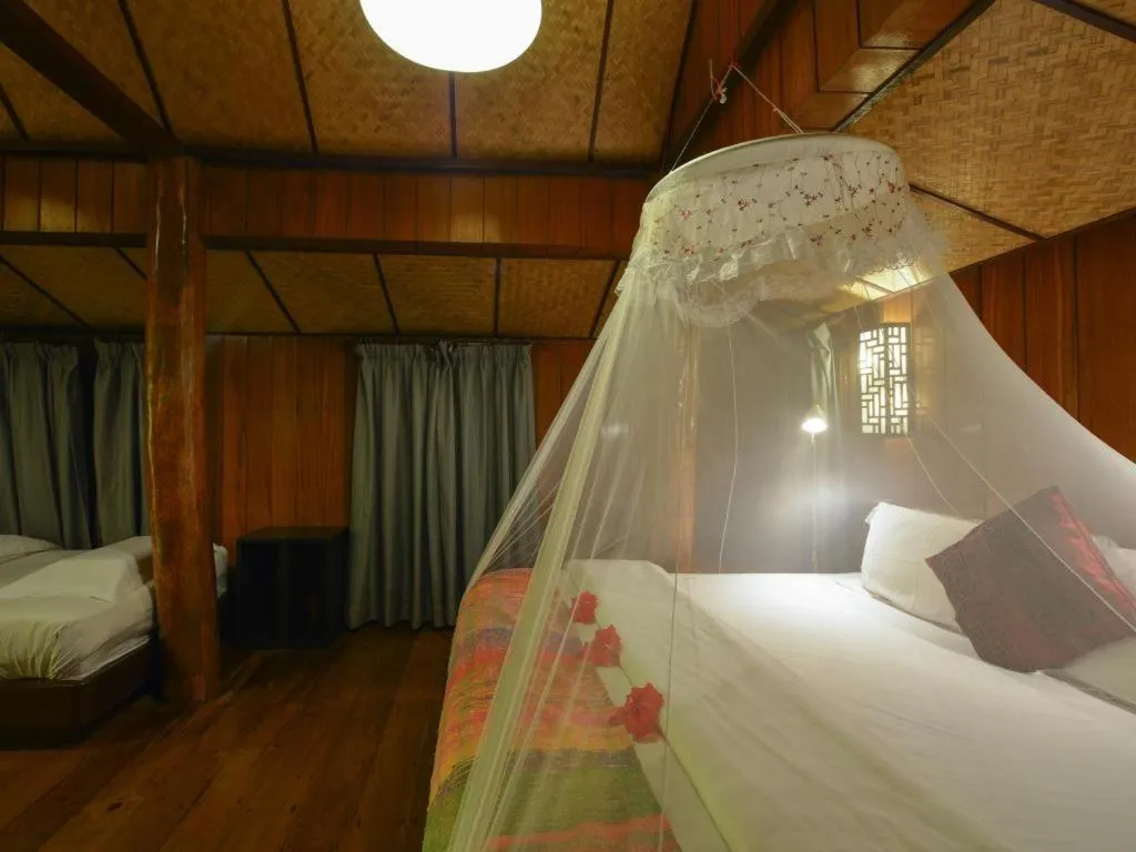 Bed in MaliHom Private Estate