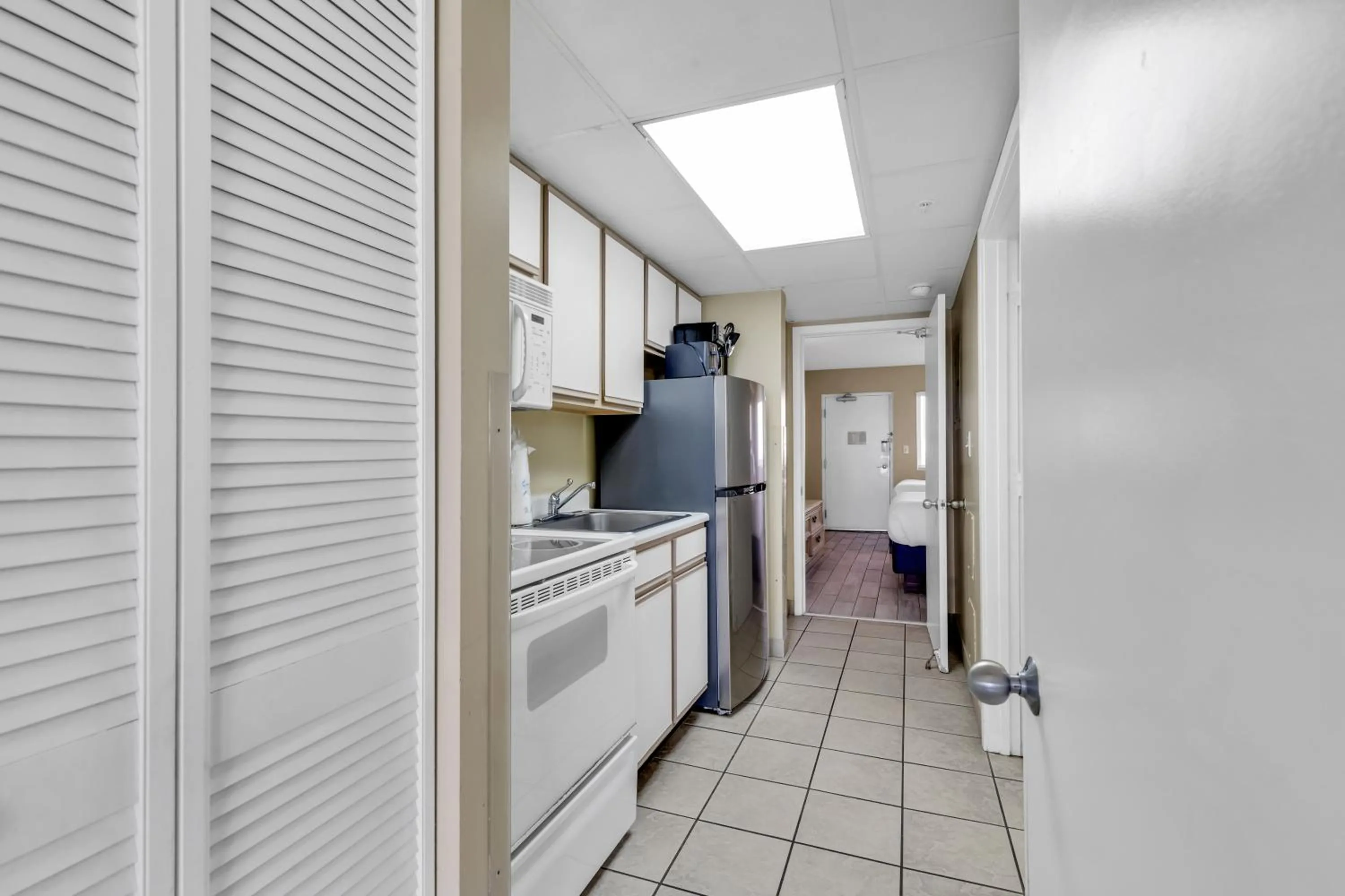 Kitchen or kitchenette in Oceanfront Condo Camelot By the Sea