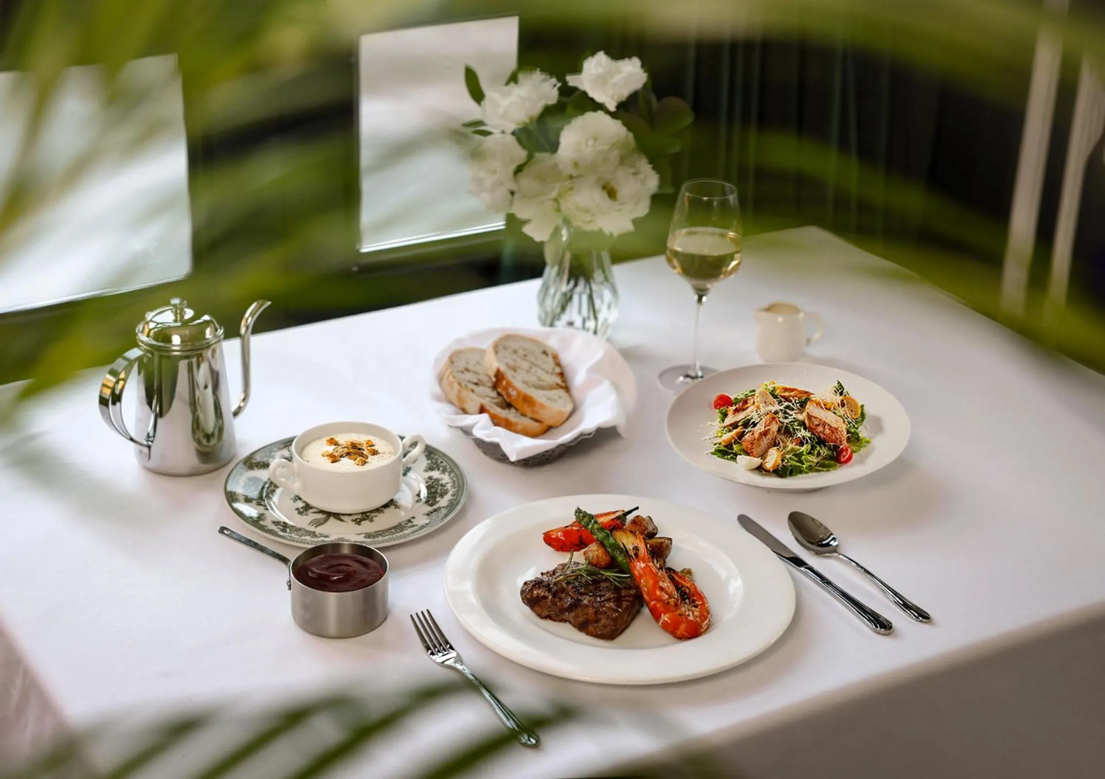 Restaurant/places to eat in KensingtonHotel Seorak