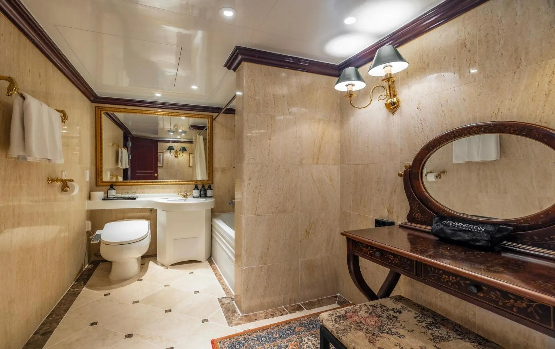 Bathroom in KensingtonHotel Seorak