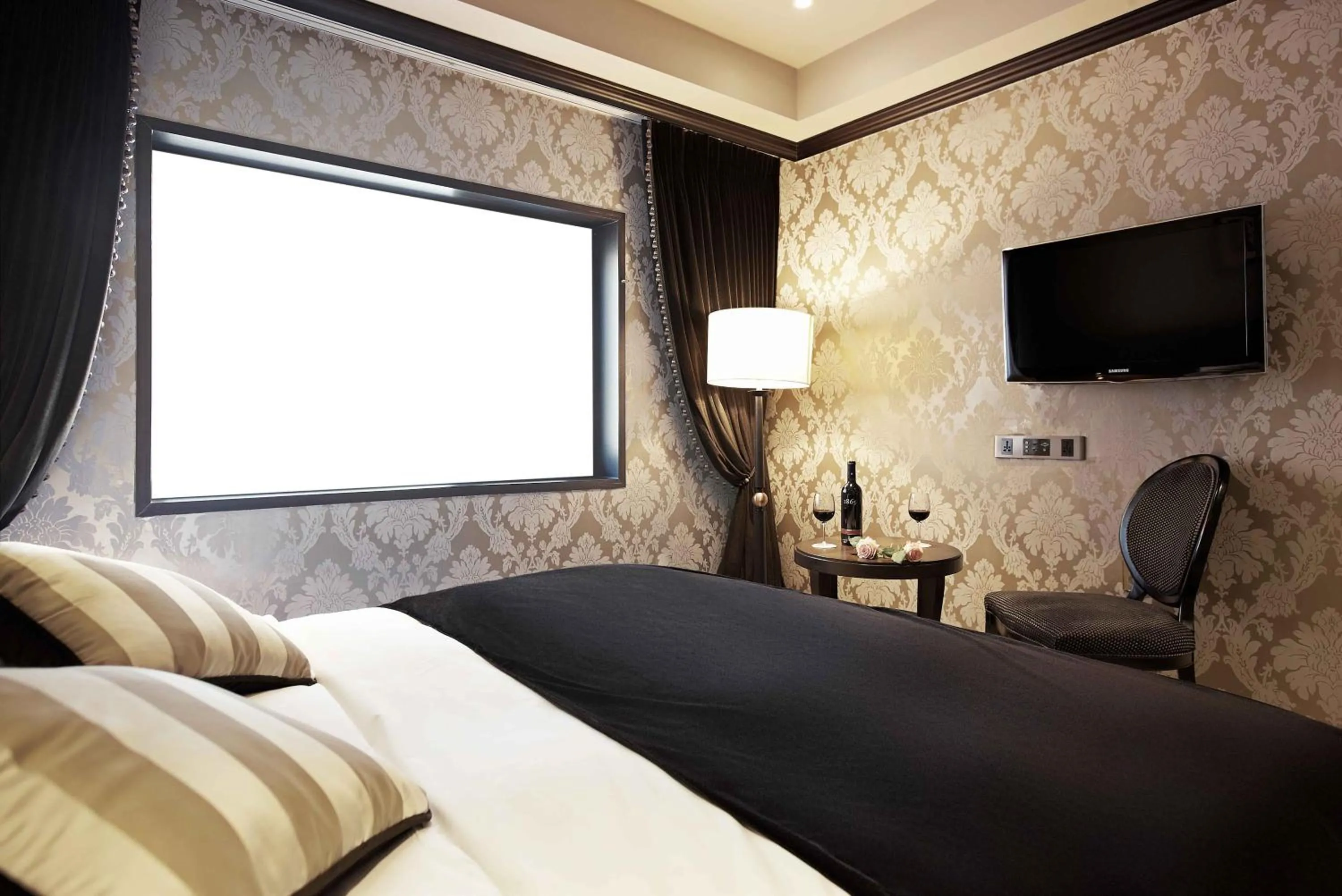 Bed in KensingtonHotel Seorak