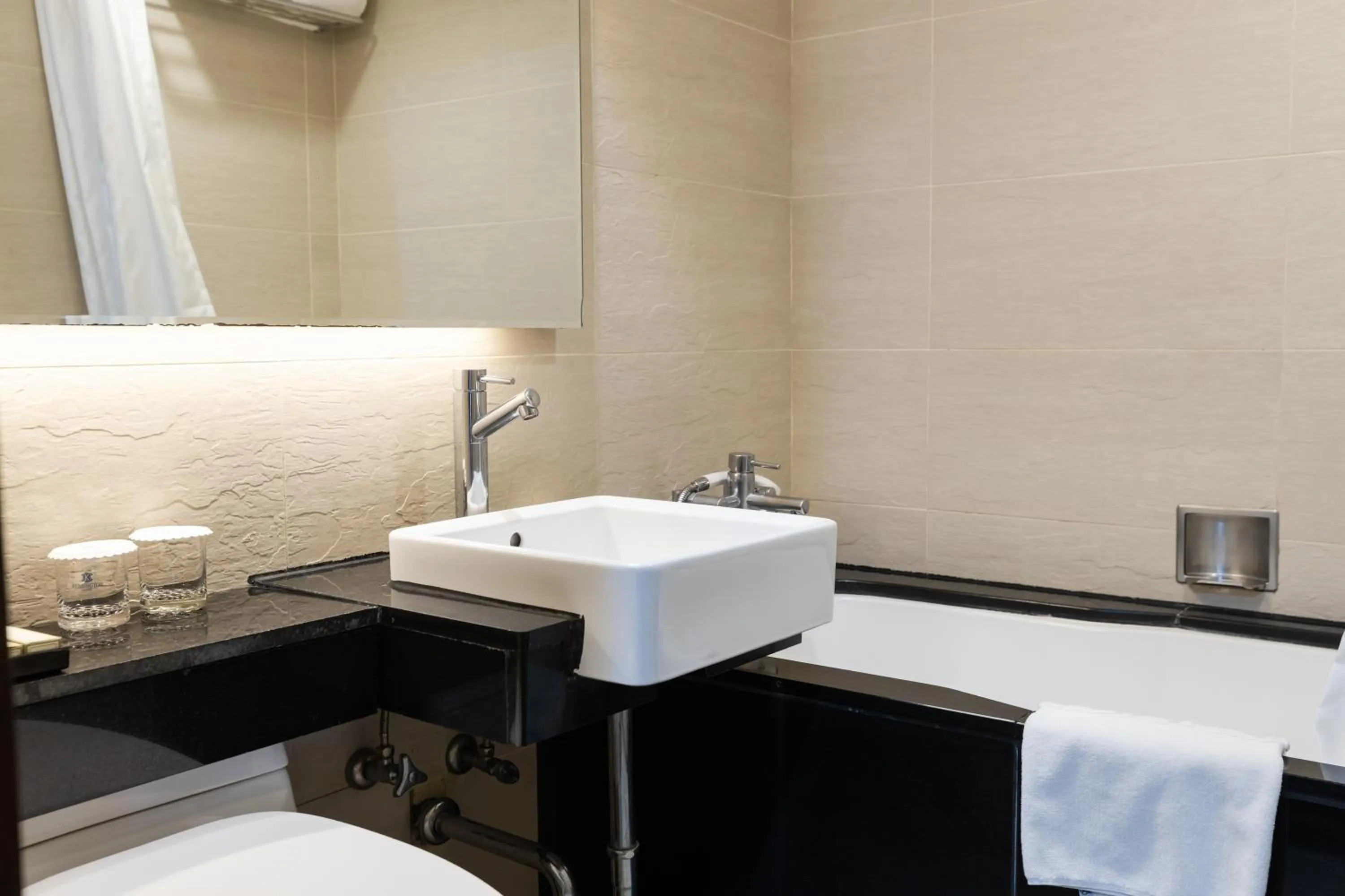 Bathroom in KensingtonHotel Seorak