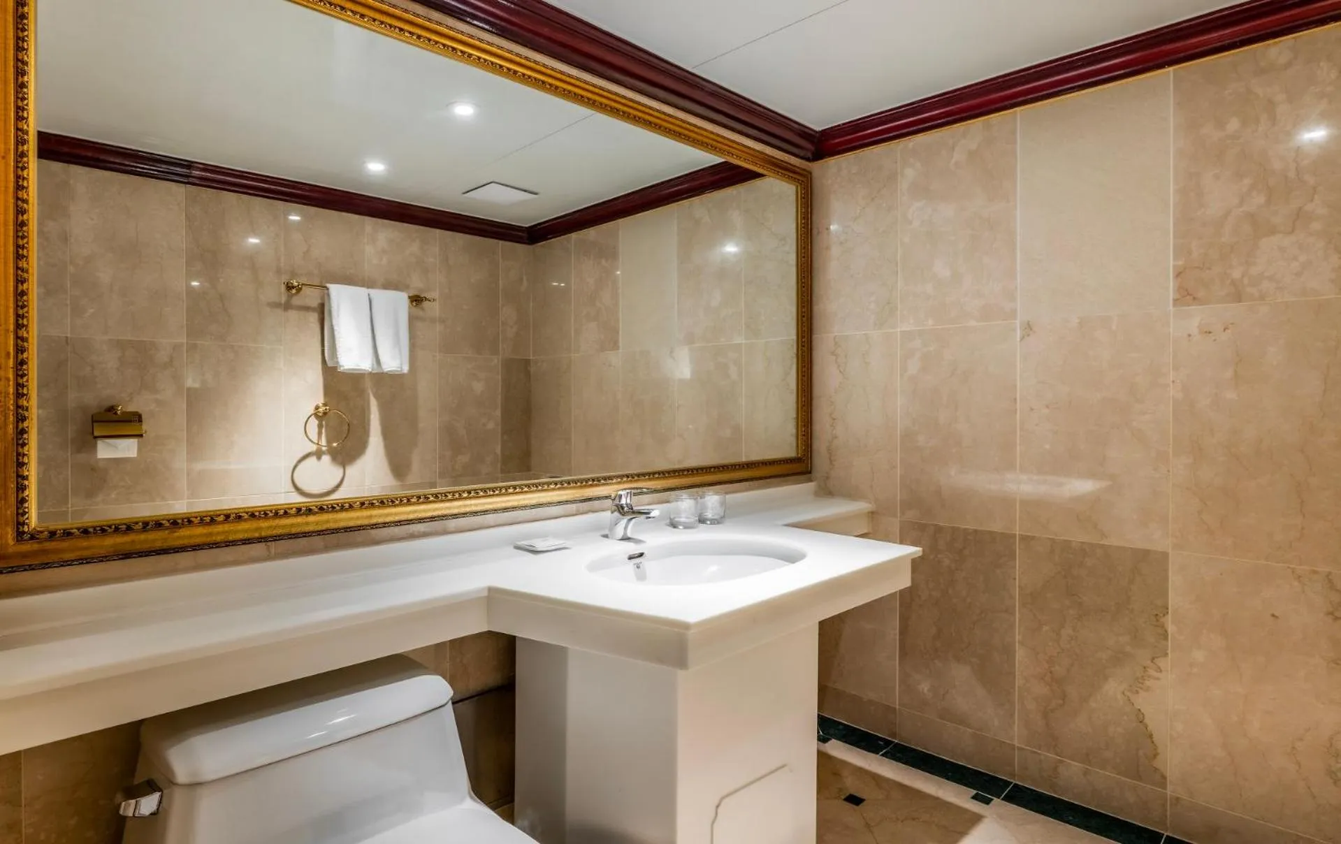 Bathroom in KensingtonHotel Seorak