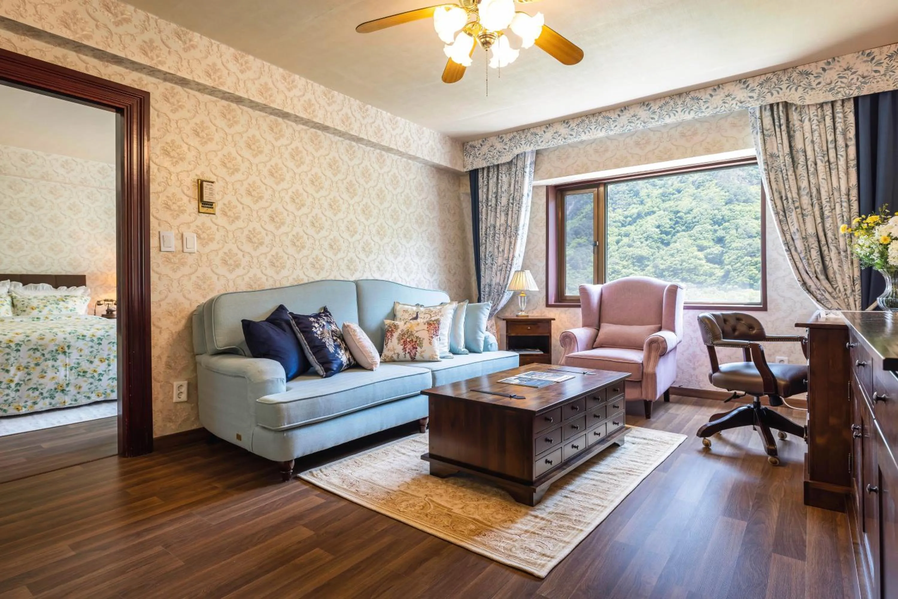 Living room in KensingtonHotel Seorak