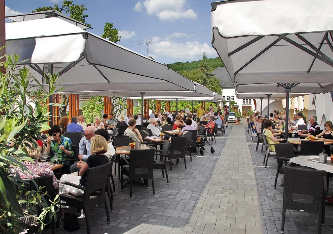 Restaurant/places to eat in Weingut und Gästehaus Apel